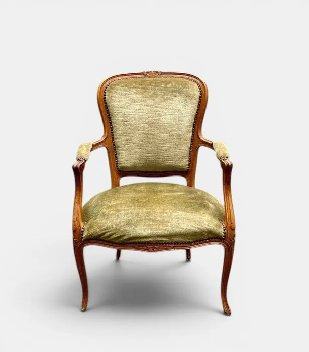 Armchair - Cabriole armchair - Walnut - Louis XV style armchair
