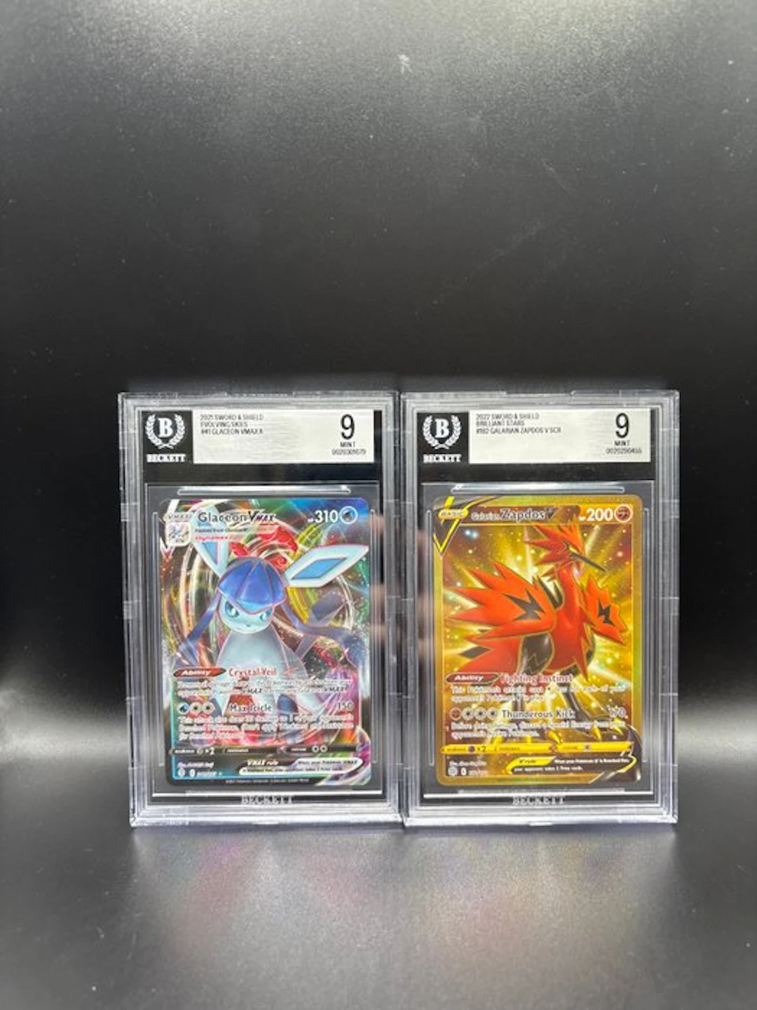 Pokémon - 2 Graded card - Glaceon VMAX & Galarian Zapdos...