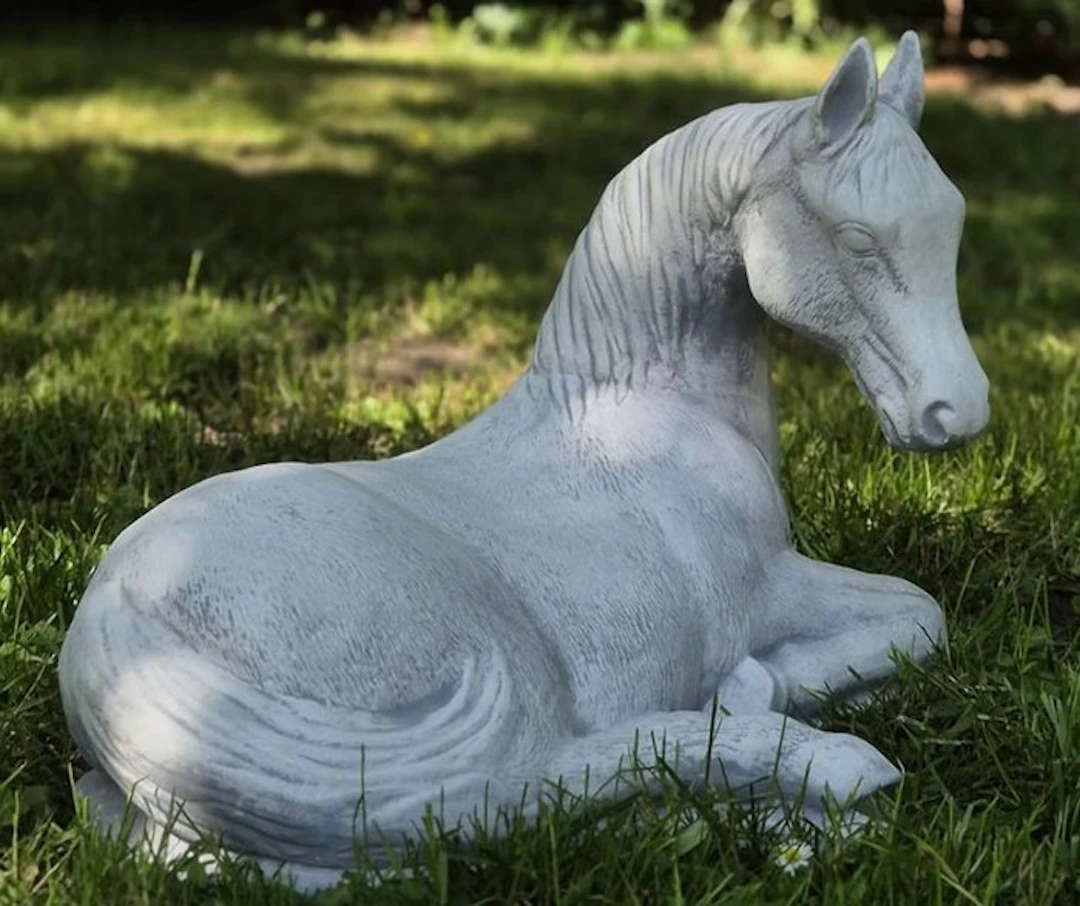 Sculpture, Cavallo 13 kg - 28 cm - Molten stone