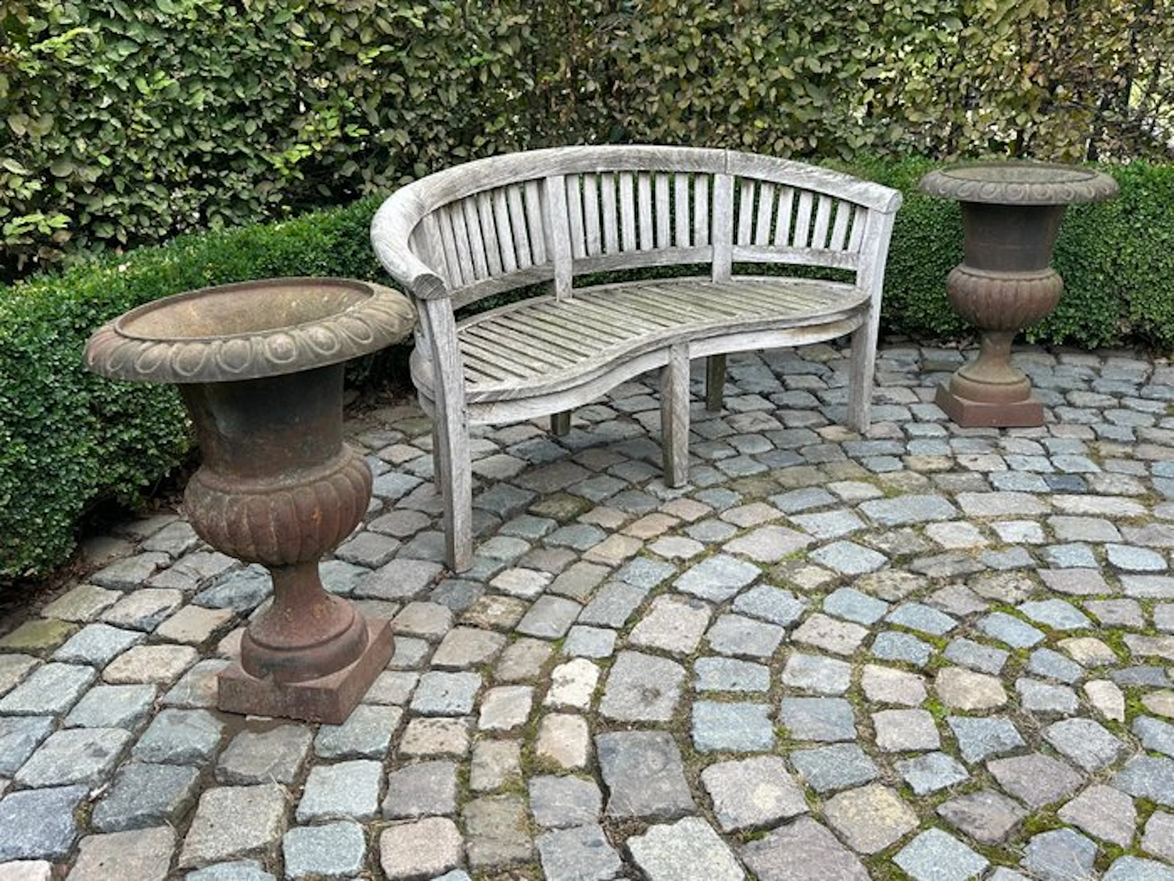 Jar - cast iron - Set of 2 garden vases