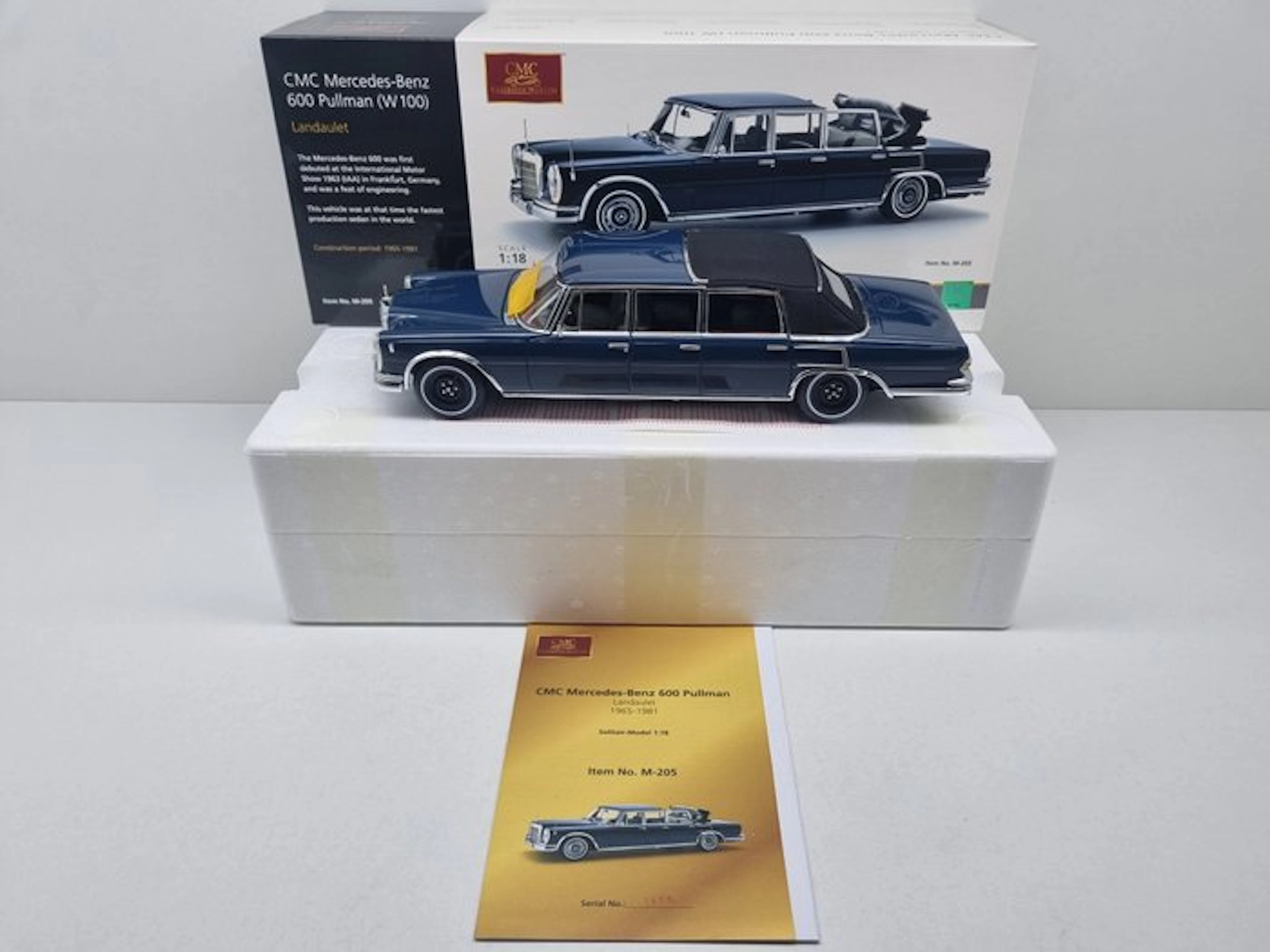 CMC 1:18 - Model car - Mercedes-Benz 600 Pullman W100 Landaulet - New