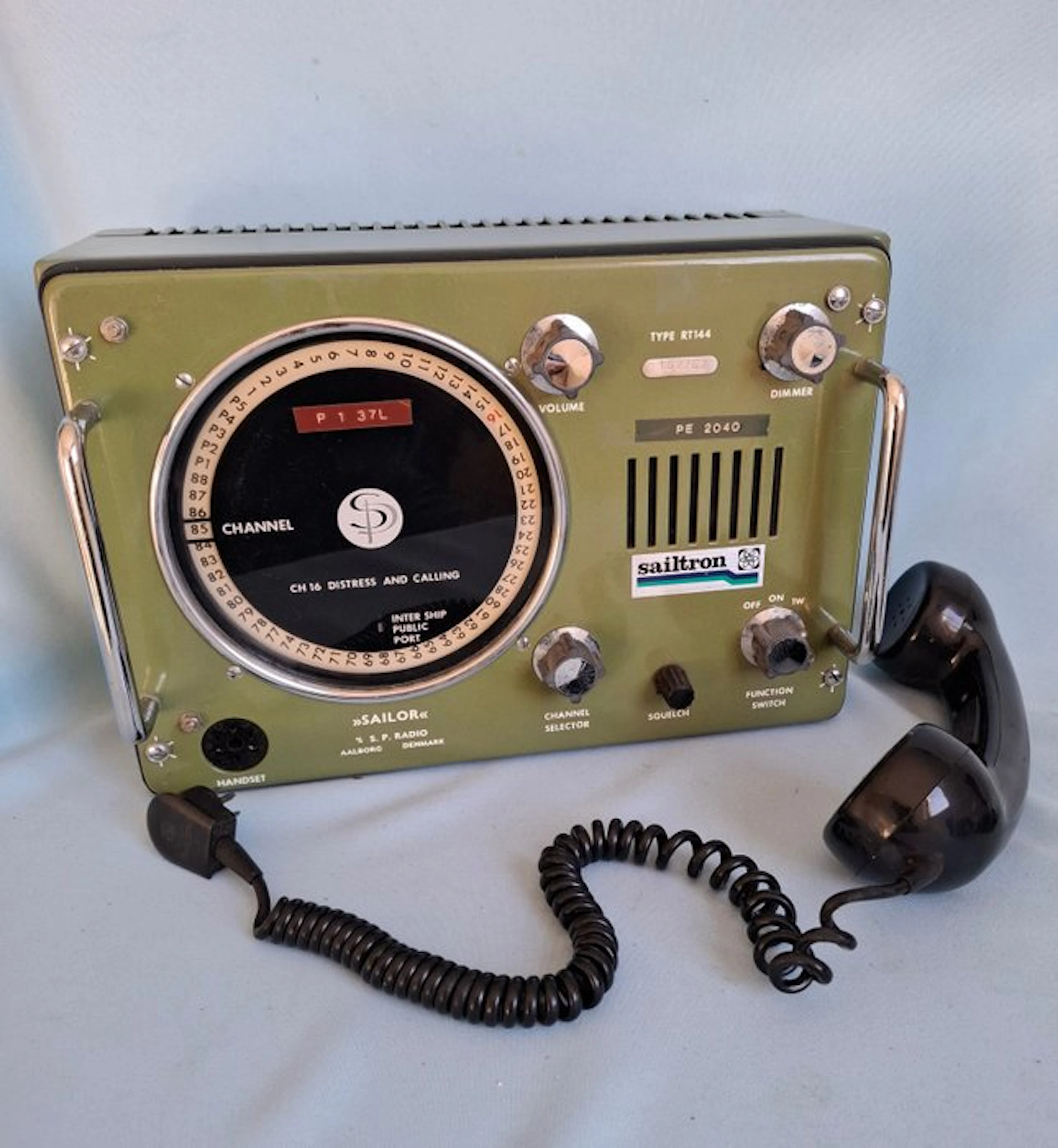 Sailor RT144 marine radio + Blaupunkt speaker - S.P