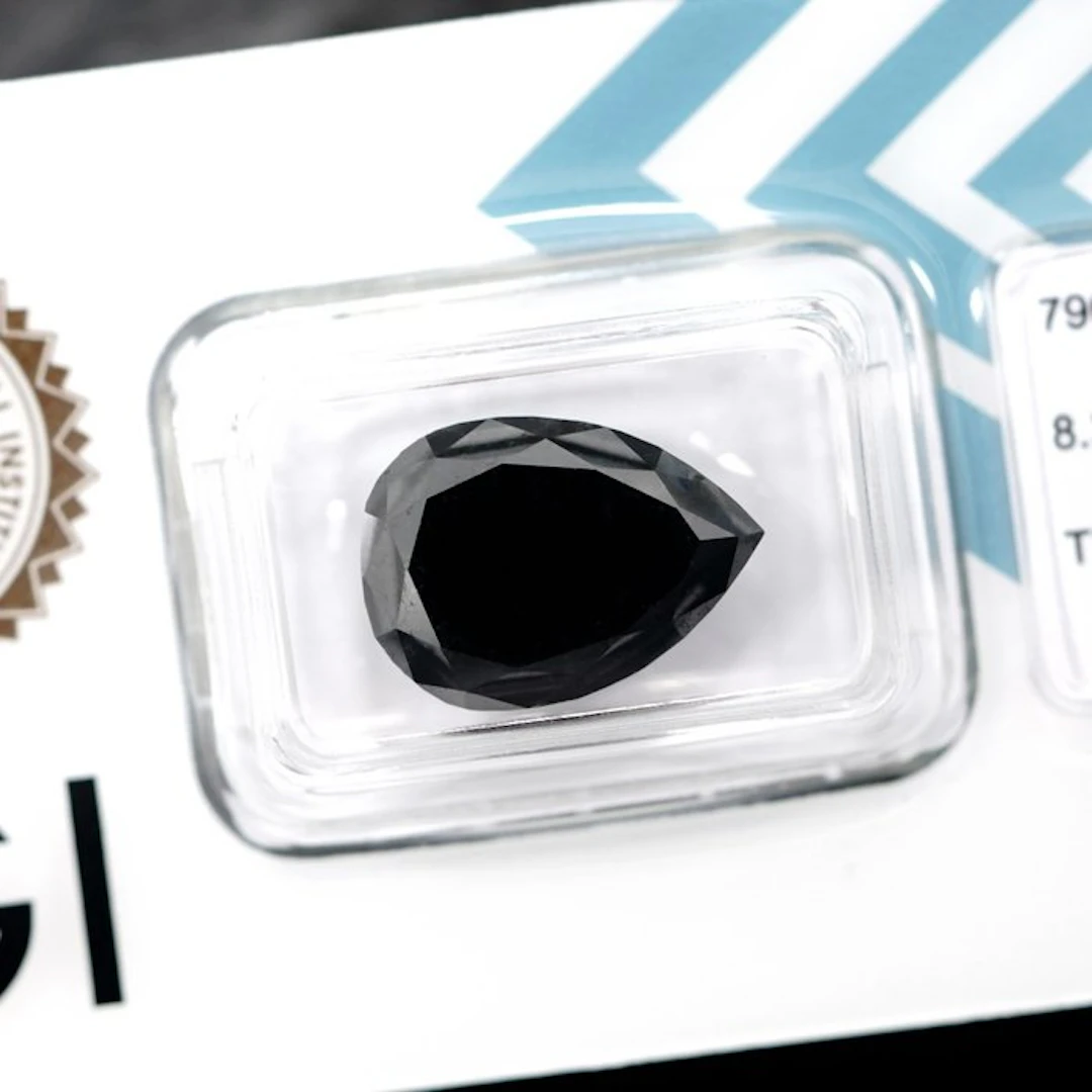 1 pcs Diamond (Colour-treated) - 8.33 ct - Pear Black...