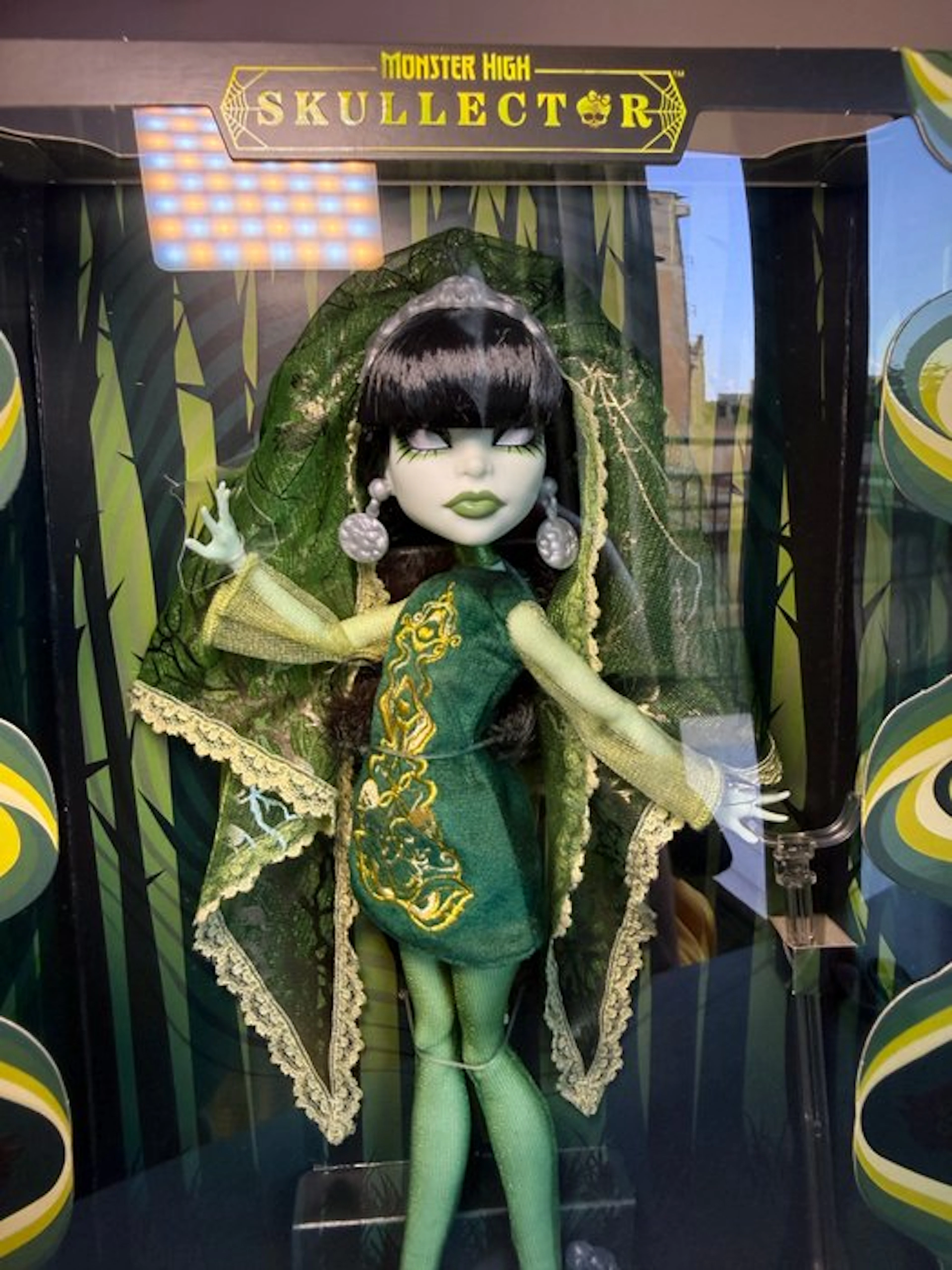 Mattel - Doll Mattel Creations Monster High Skullector...