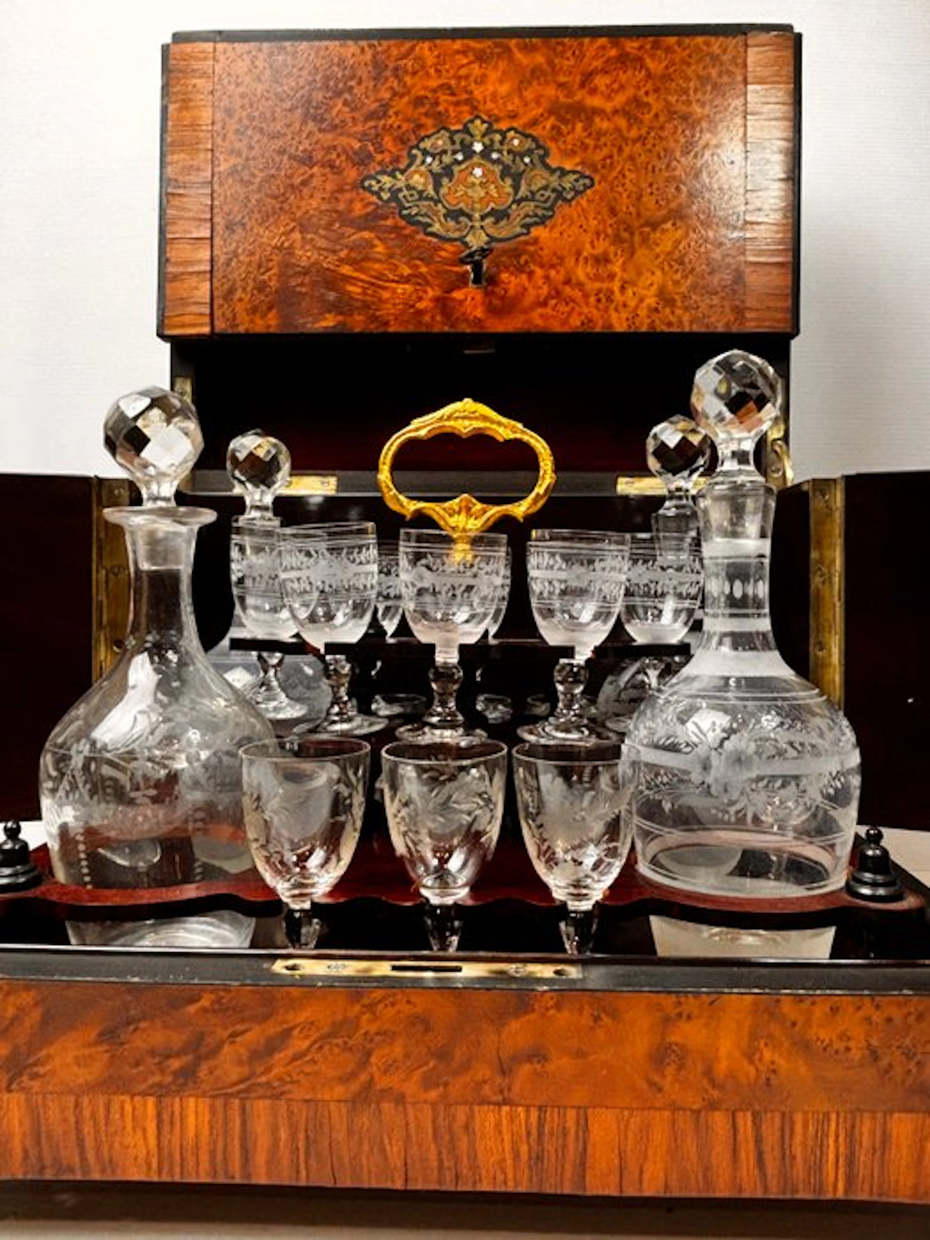 Liquor cabinet - Elm Loupe, Crystal - Napoleon III liquor cabinet