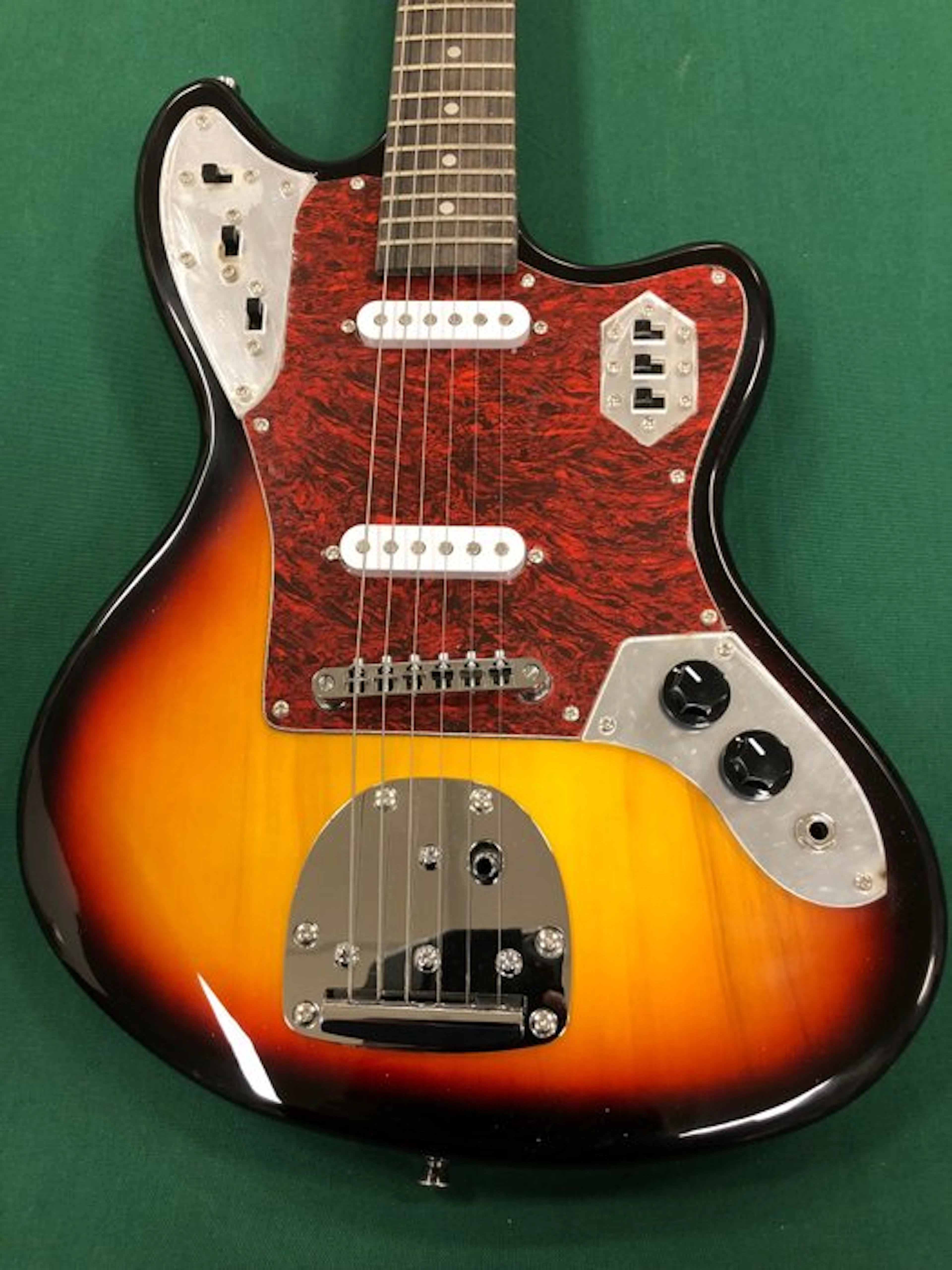 M.J.Douglas - Mjja40 sunburst - - Electric guitar