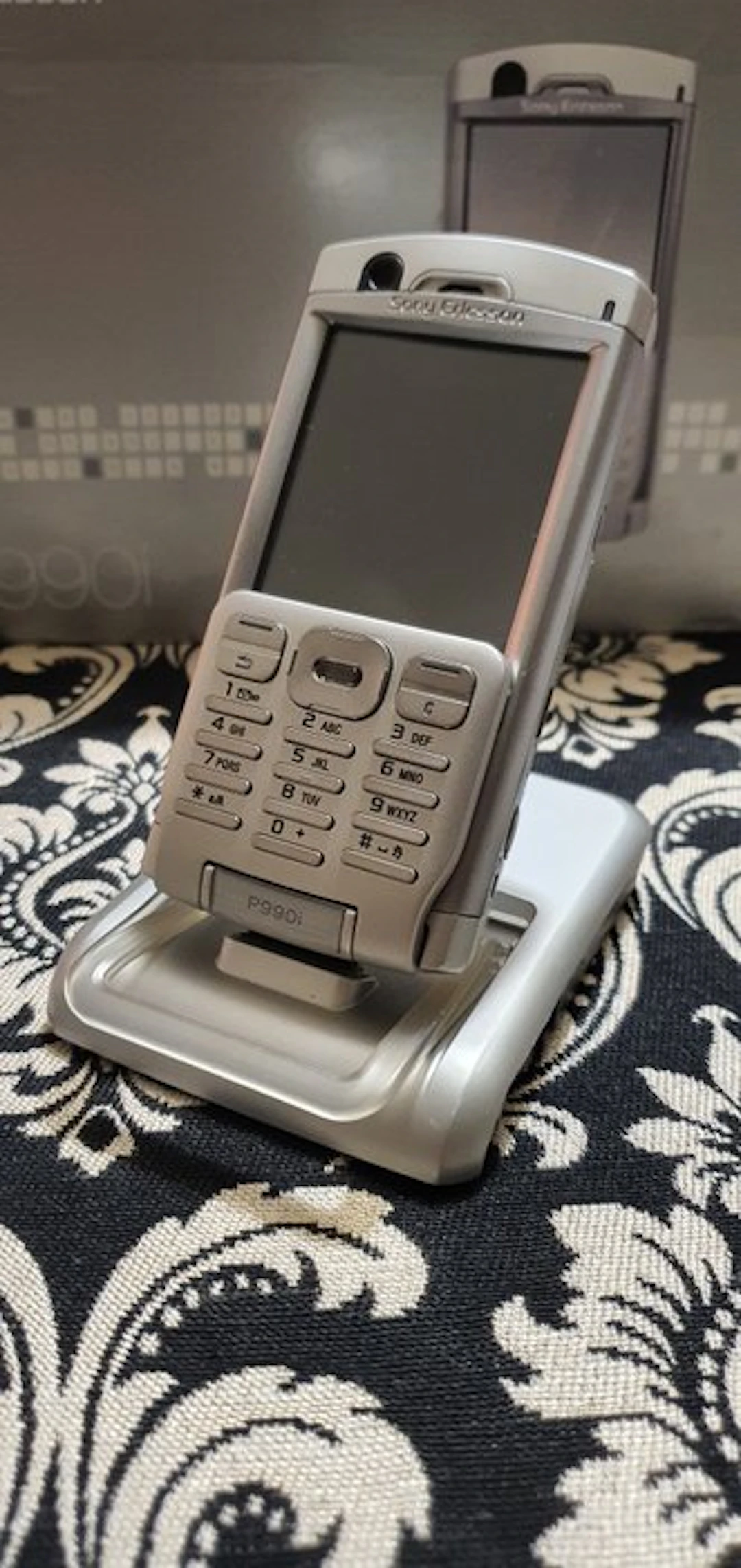 Sony Ericsson P990i - Mobile phone - In original box