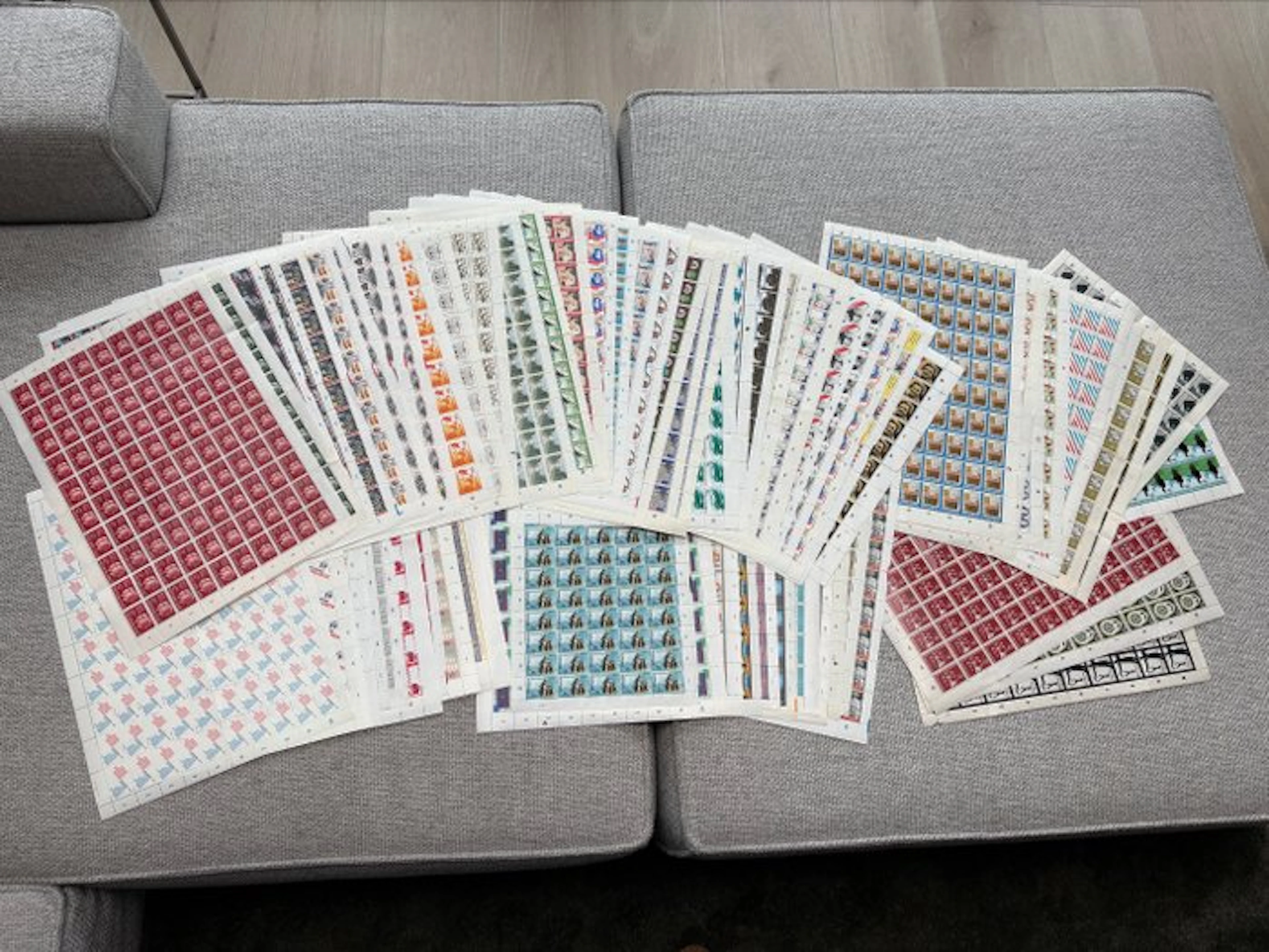 Netherlands 1962/1982 - More than 60 mint-condition stamp...