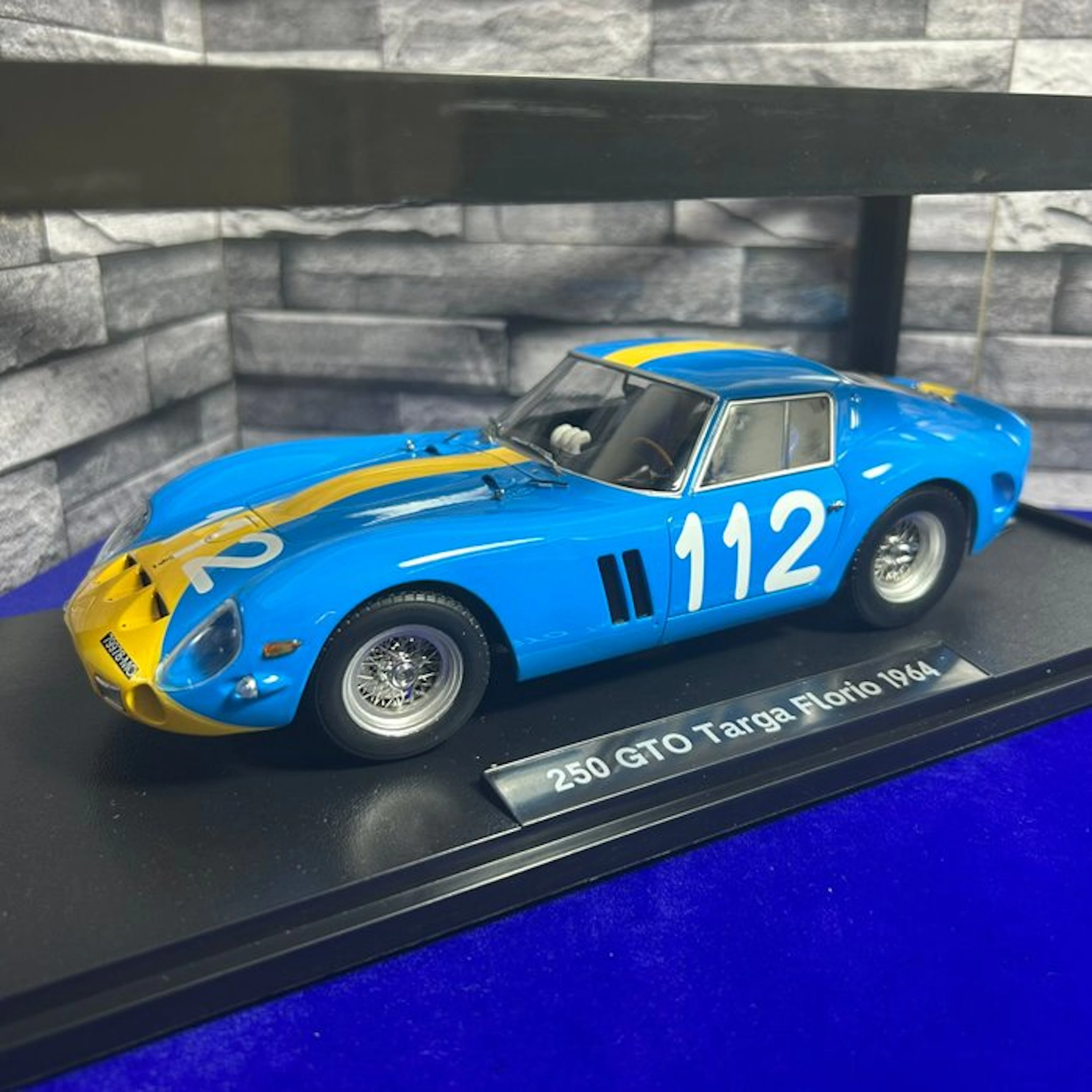 KK Scale 1:18 - Model race car - KK-Scale 1:18 Ferrari...