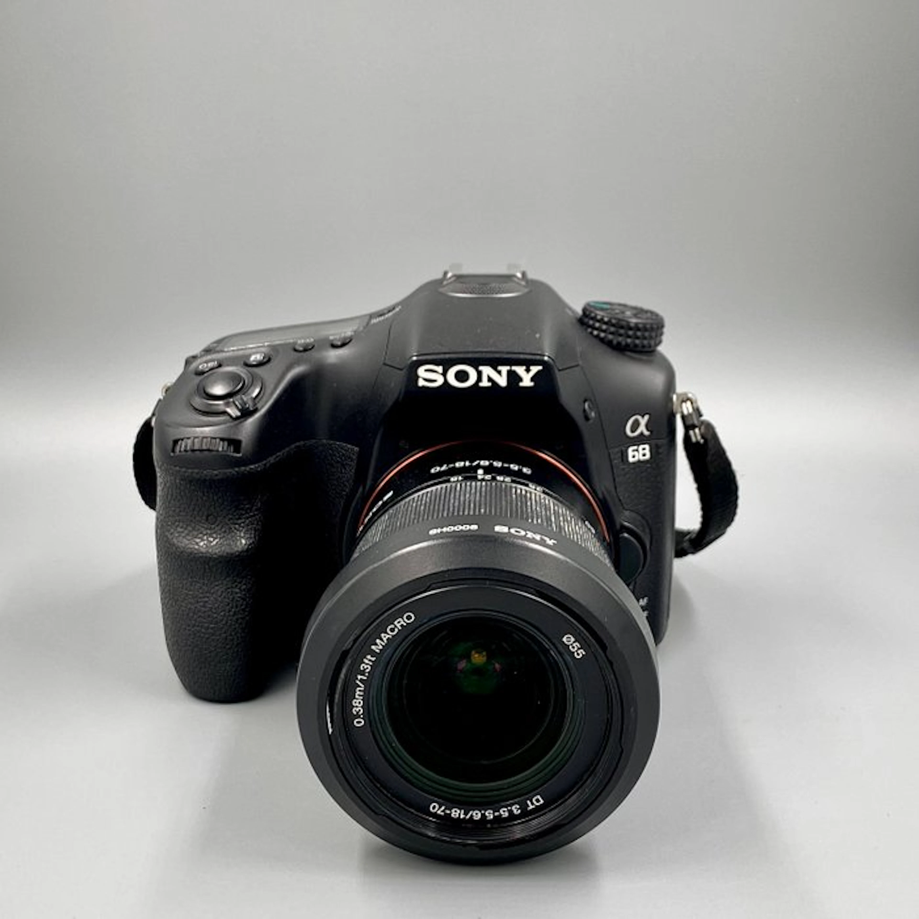 Sony ILCA-68 Digital reflex camera (DSLR)