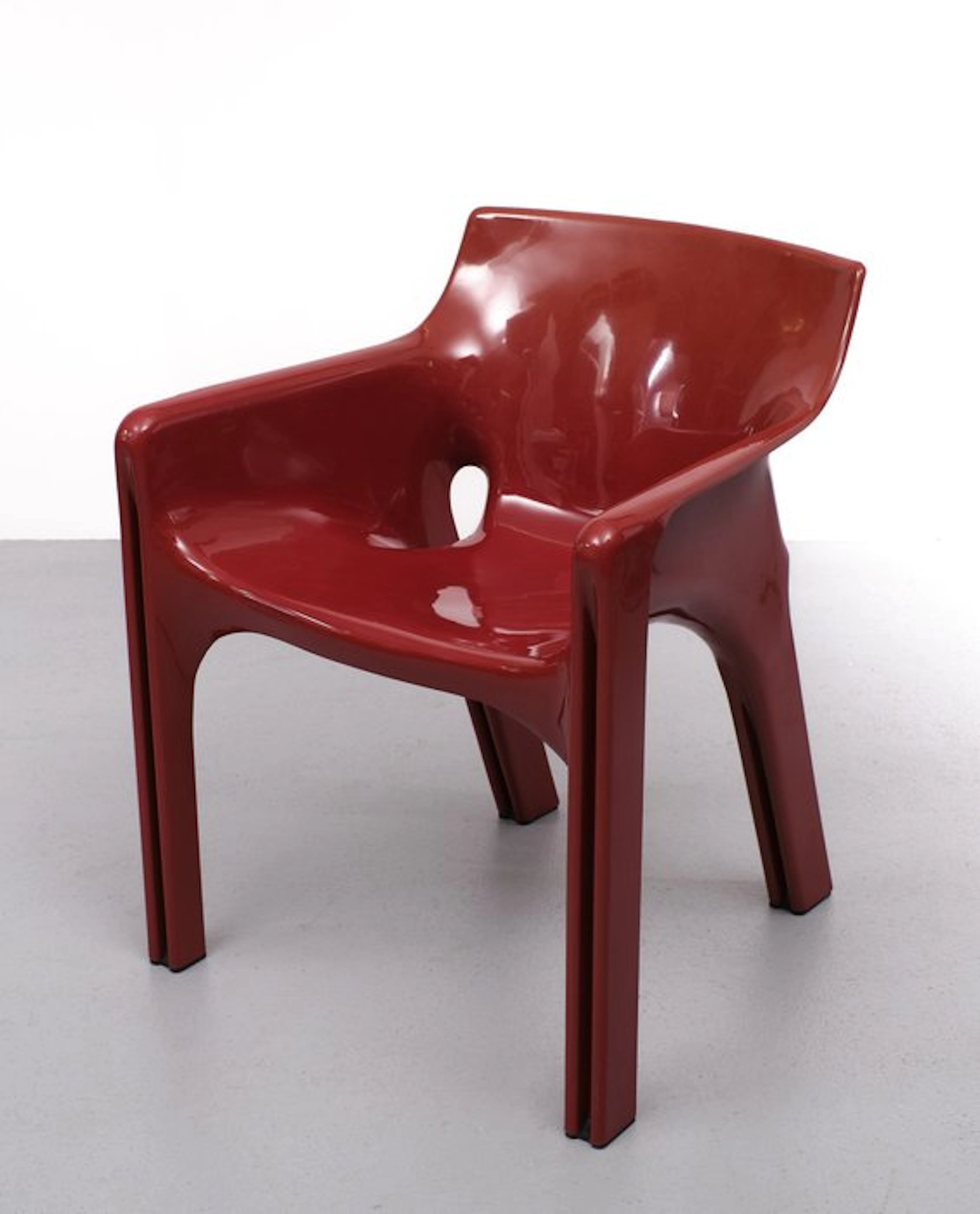 Artemide - Vico Magistretti - Chair - Gaudí - Polyester