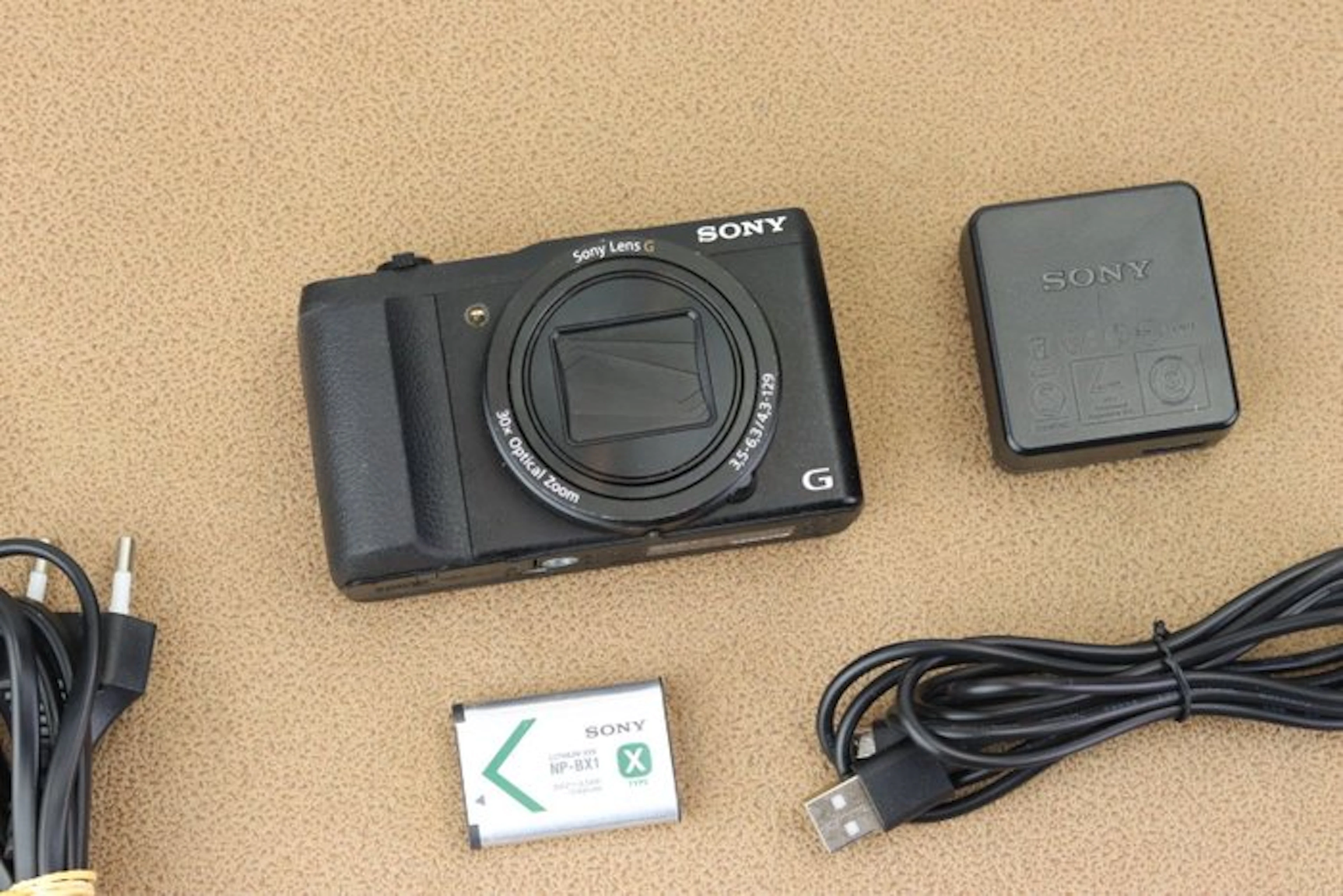 Sony DSC-HX60V, 20.4MP, 30x zoom Digital compact camera