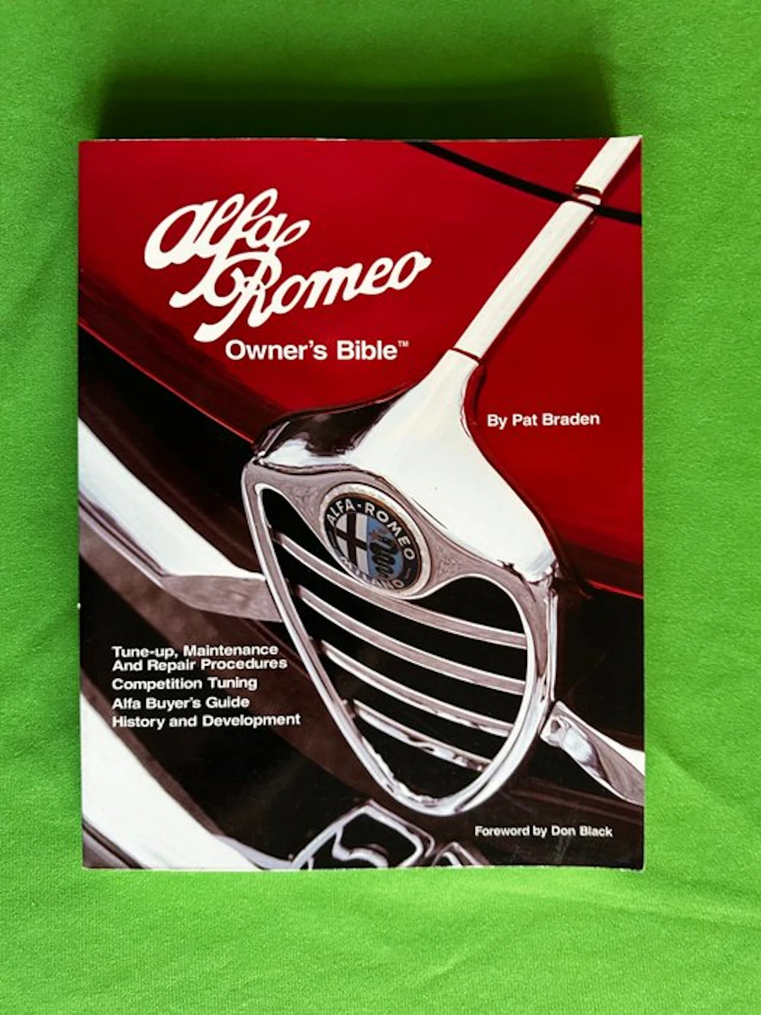 Book - Alfa Romeo - Owner's Bible by Pat Braden - 1994