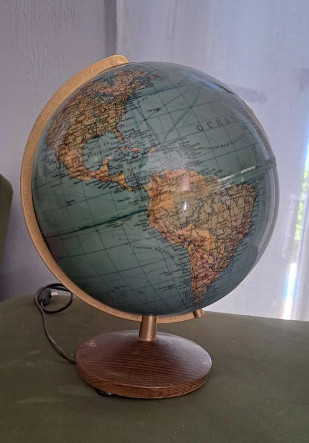 Globe - 1960-1970