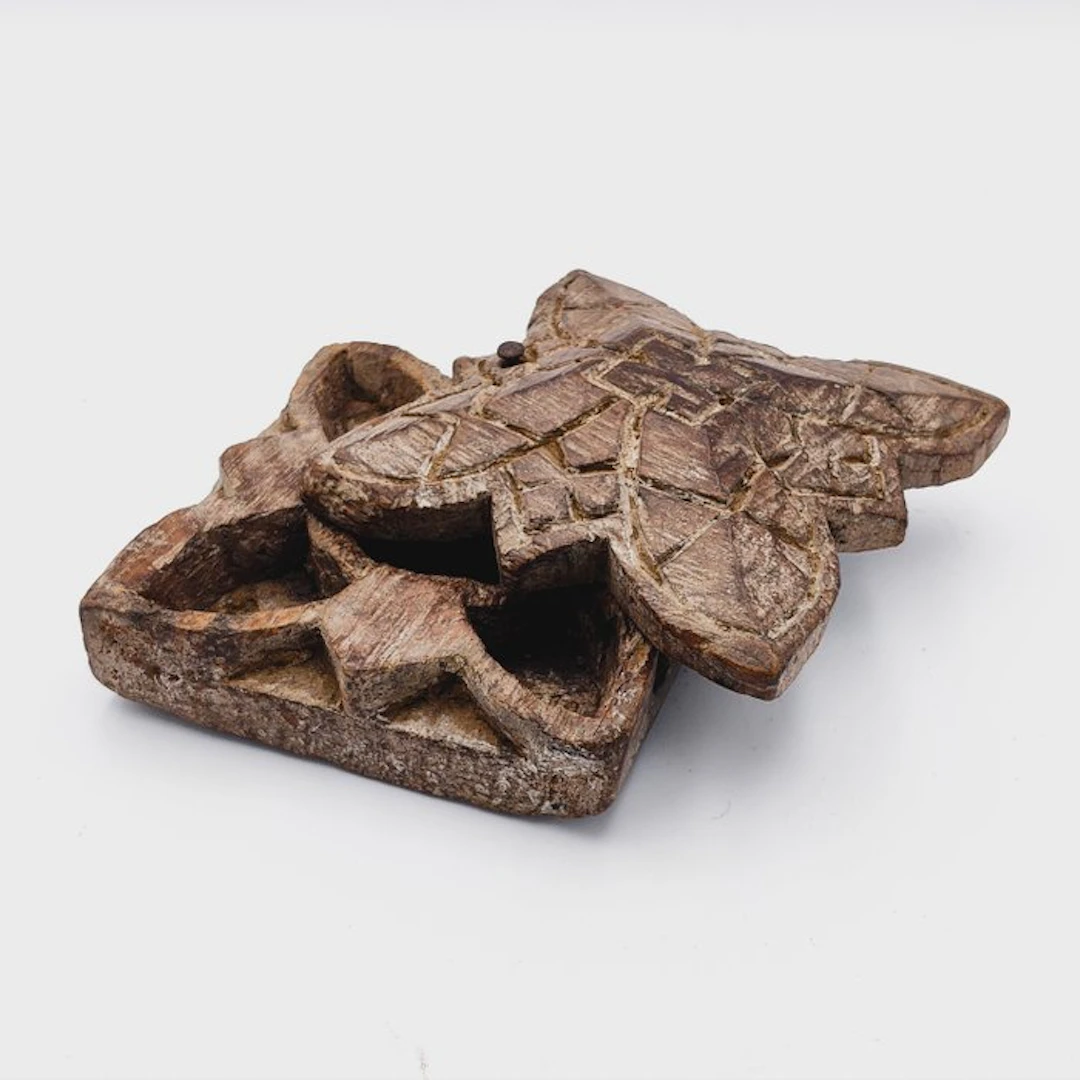 Ancient Western Asiatic Wood Medicine Herbs or Betel Holder Box - 56 mm