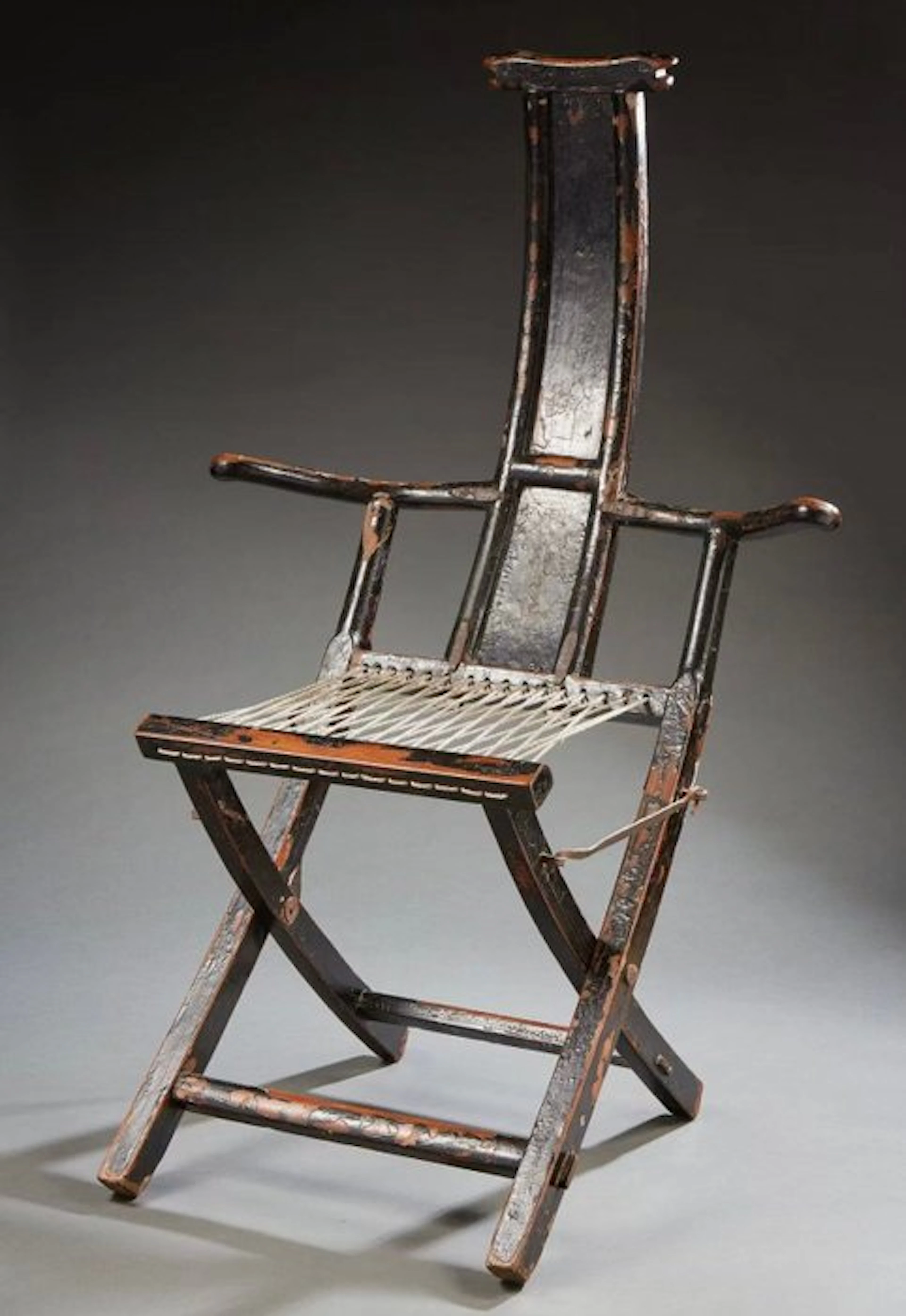 A Rare Lacquered Wood Folding Armchair (Jiaoyi), Qing dynasty