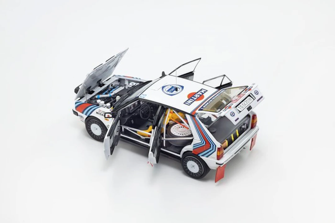 Kyosho 1:18 - Model sports car - LANCIA Delta 4WD Gr.A...