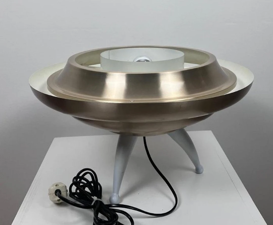Table lamp - Aluminium - A vintage 70s UFO-style table lamp