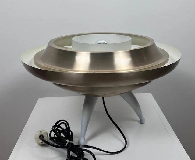 Table lamp - Aluminium - A vintage 70s UFO-style table lamp