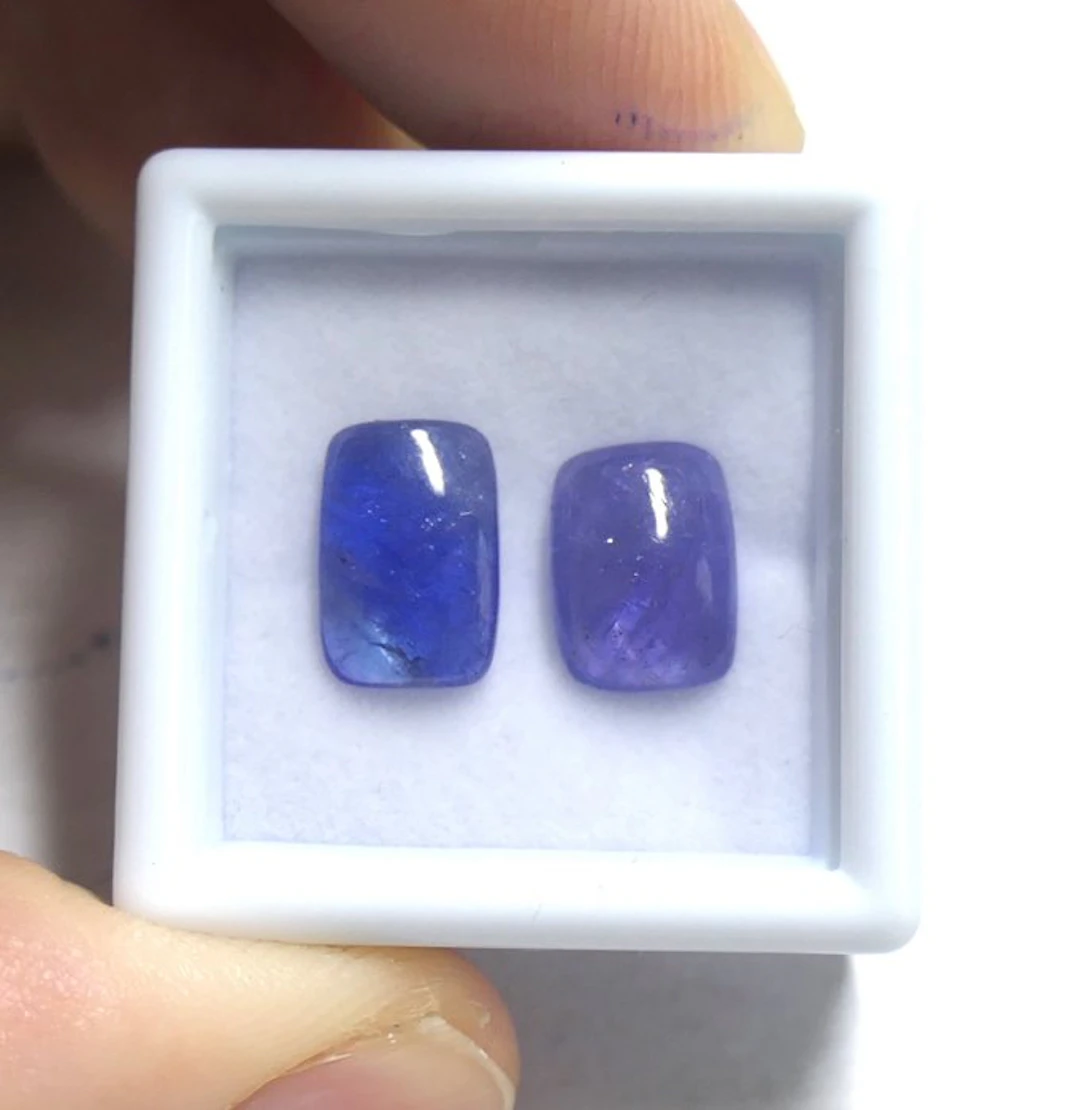 Tanzanites of 100% natural origin Cabochon- 1.06 g - (2)