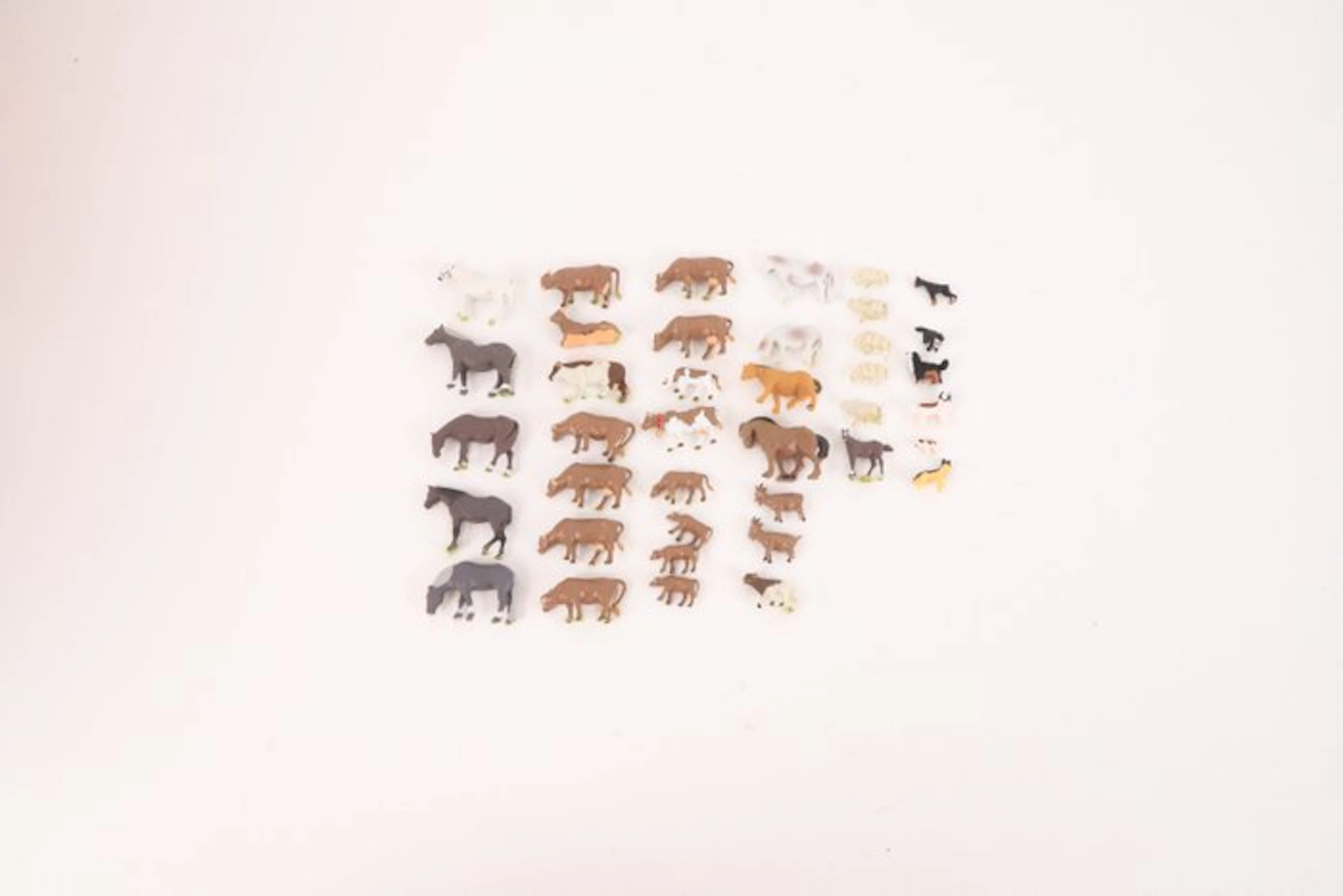 Preiser H0 - Model train figures (40) - Farm animals, cows, horses, etc.