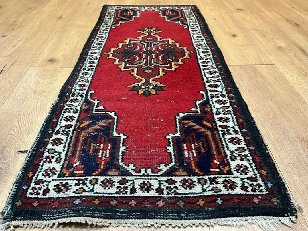Hand-knotted Indo-Tabriz rug runner – geometric medallion...