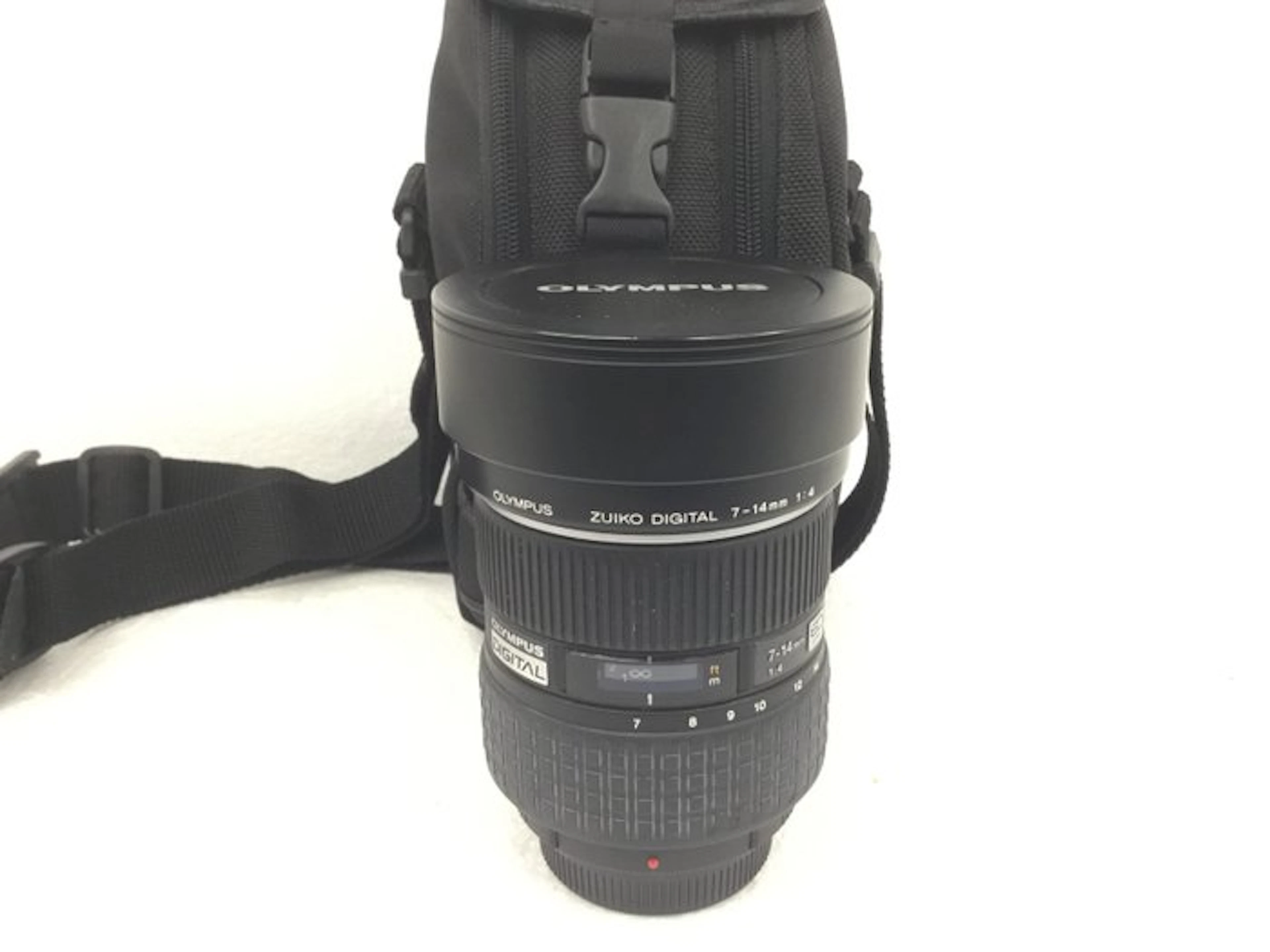 Olympus Zuiko digital ED 7-14mm f 4 con attacco 4/3 Camera lens