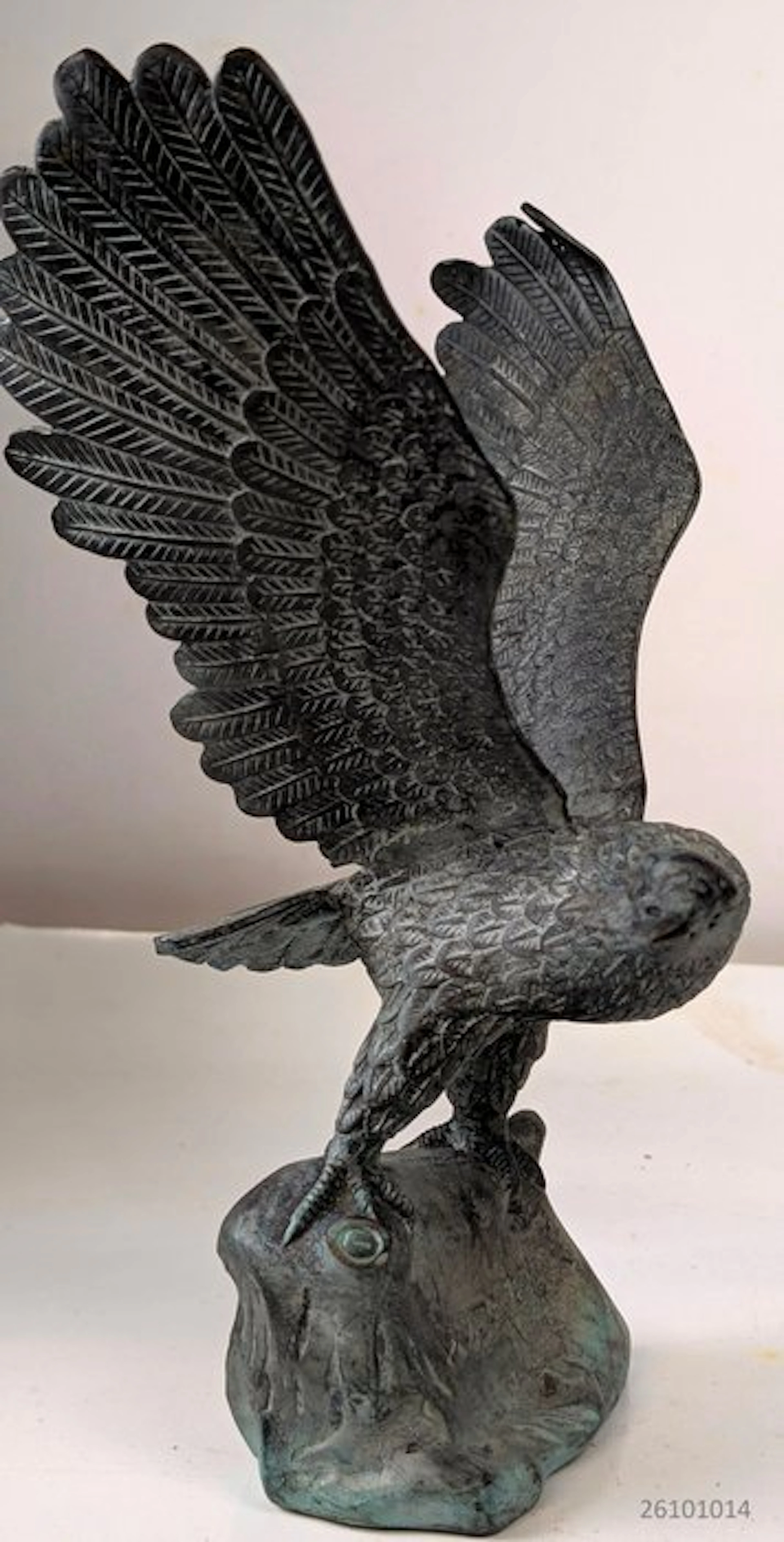 Statue, bronzen sculptuur van een adelaar - 29 cm - Bronze - 1980