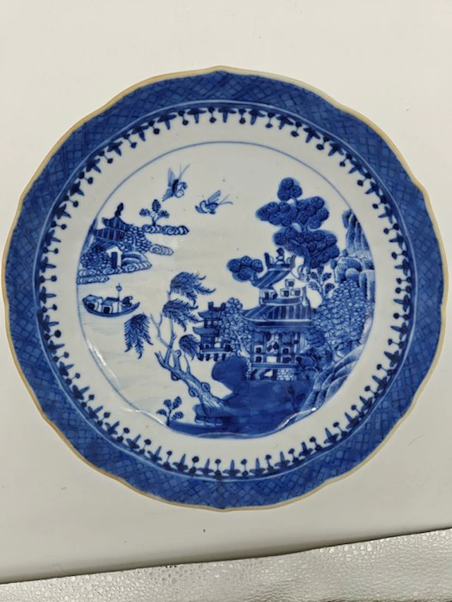 Shallow bowl - Plate - Porcelain