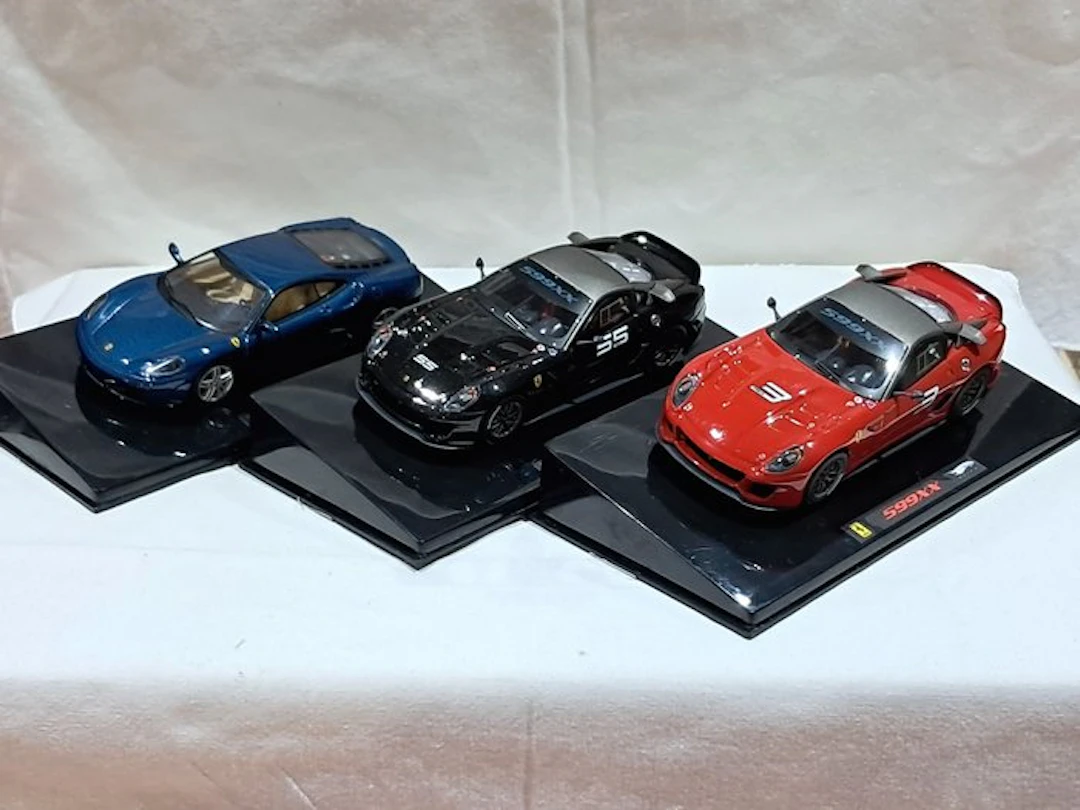 Hot Wheels 1:43 - Model sports car (3) - Ferrari F430...