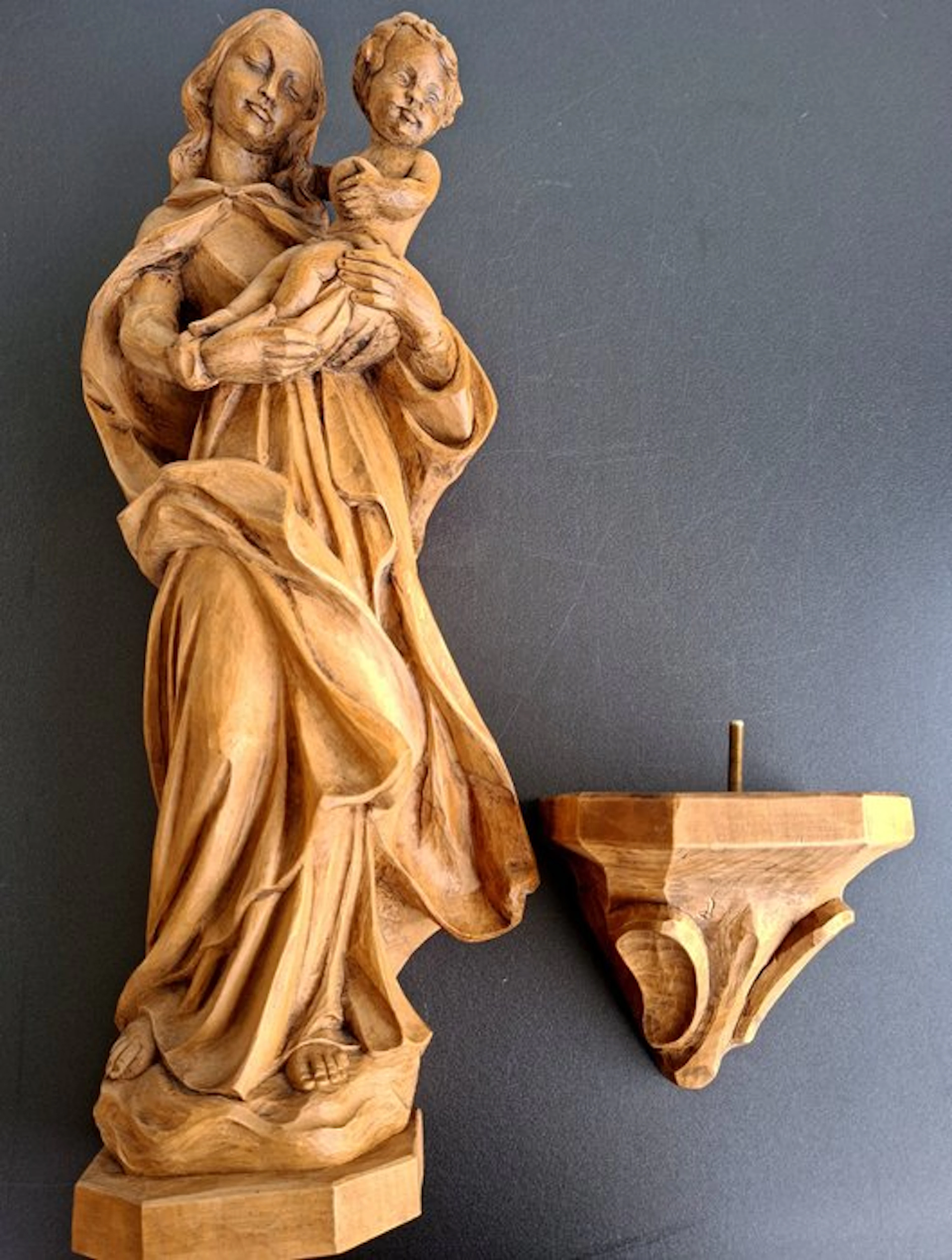 Figure - Madonna mit Jesuskind auf Sockel ca. 66 cm - Wood
