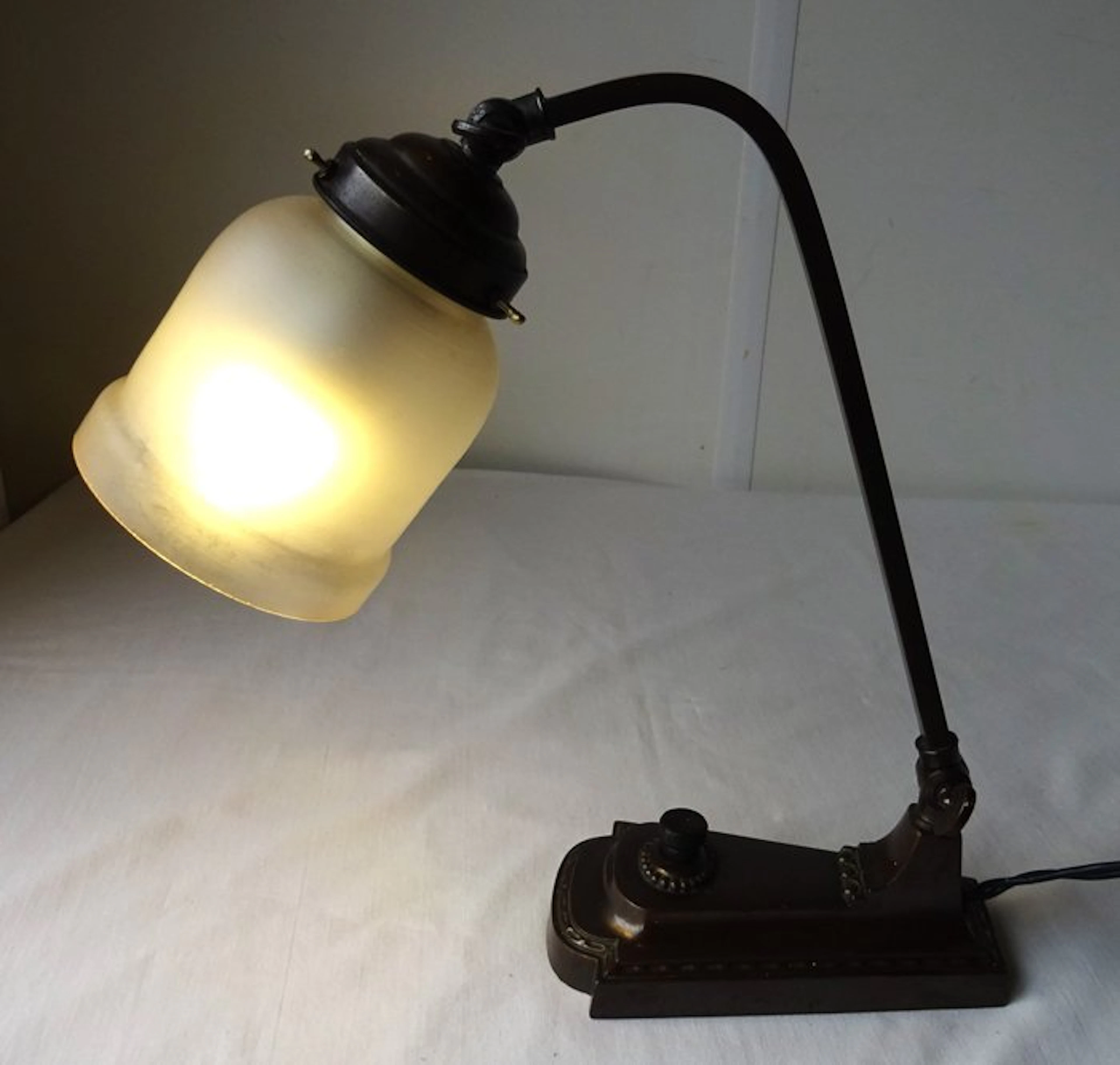 Table lamp - Antique Art Deco table lamp - notary lamp - desk lamp - Metal