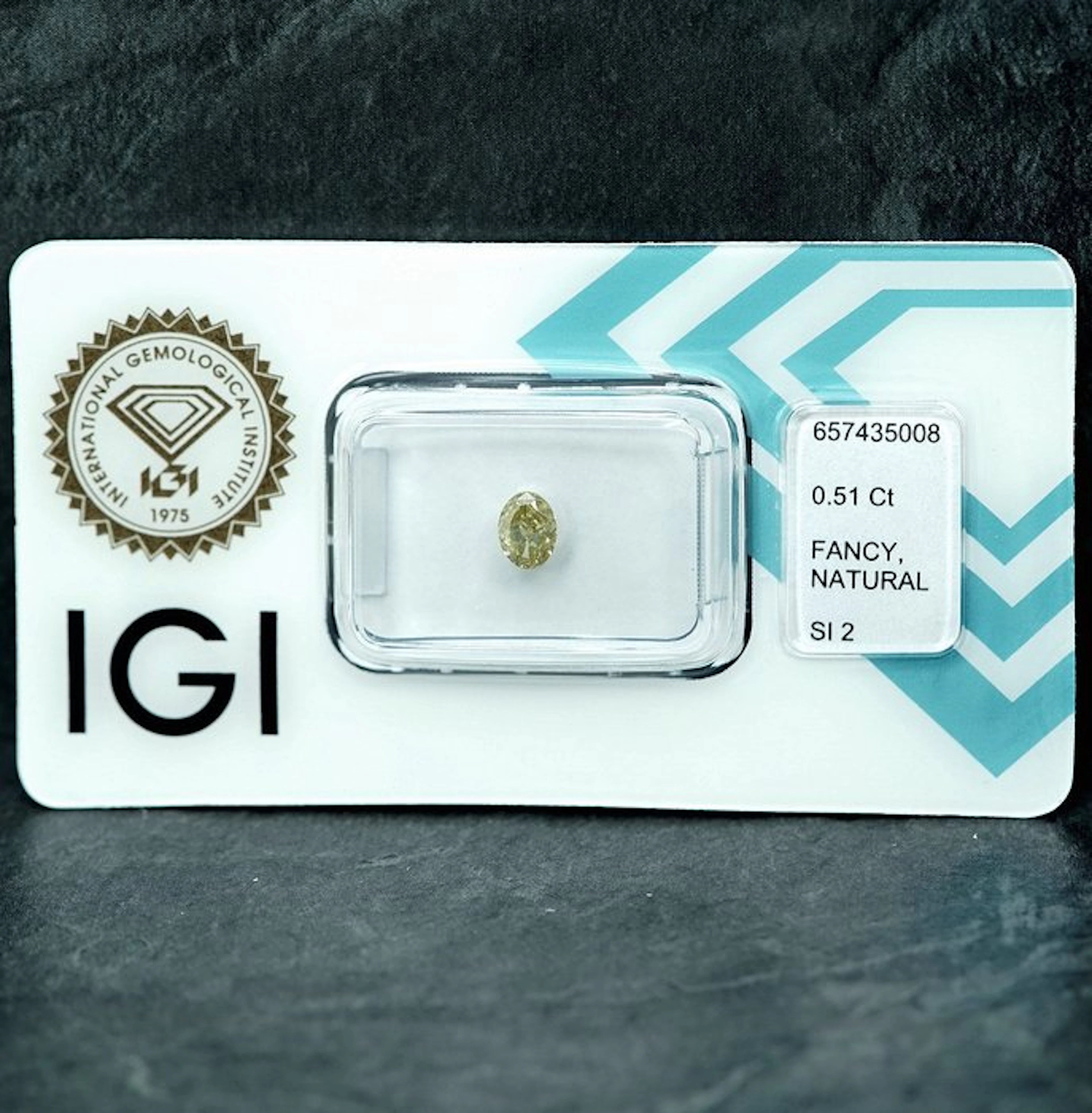 No reserve price - 1 pcs Diamond (Natural coloured)...
