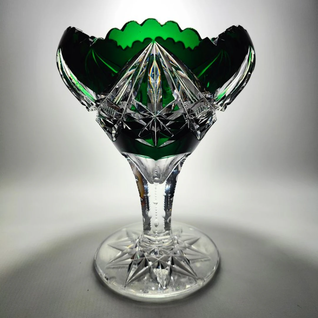 Val Saint Lambert - Vase - deep green double-decorated vase - Crystal