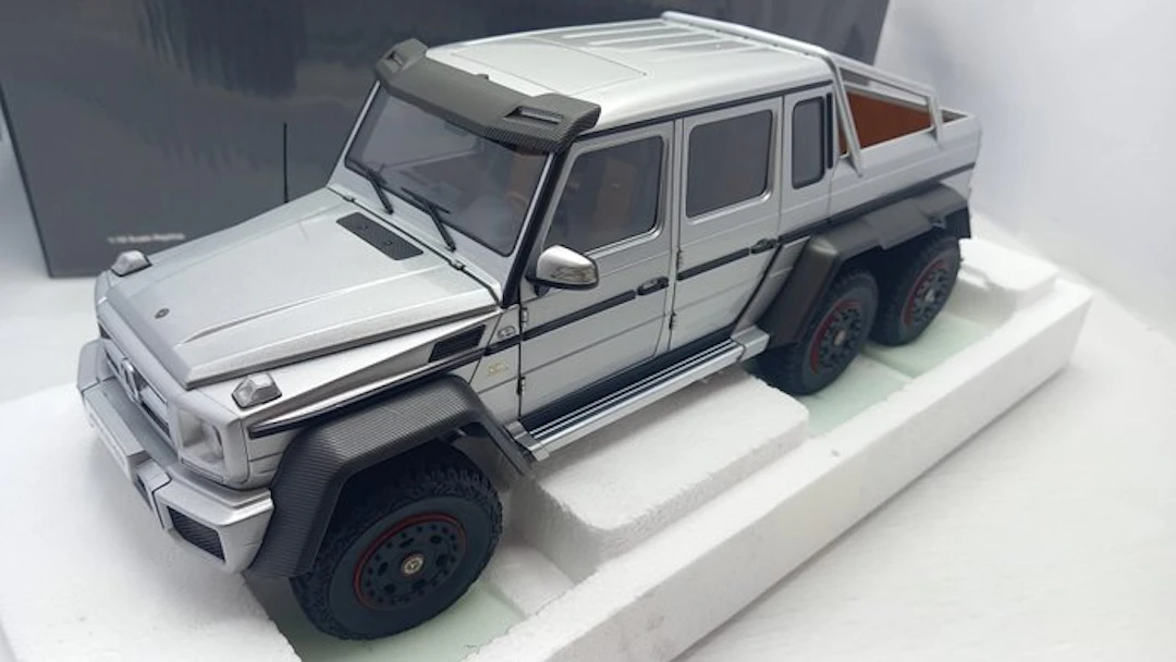 Autoart 1:18 - Model car - Mercedes-Benz G 63 AMG 6x6 2013 - (cod.F6)