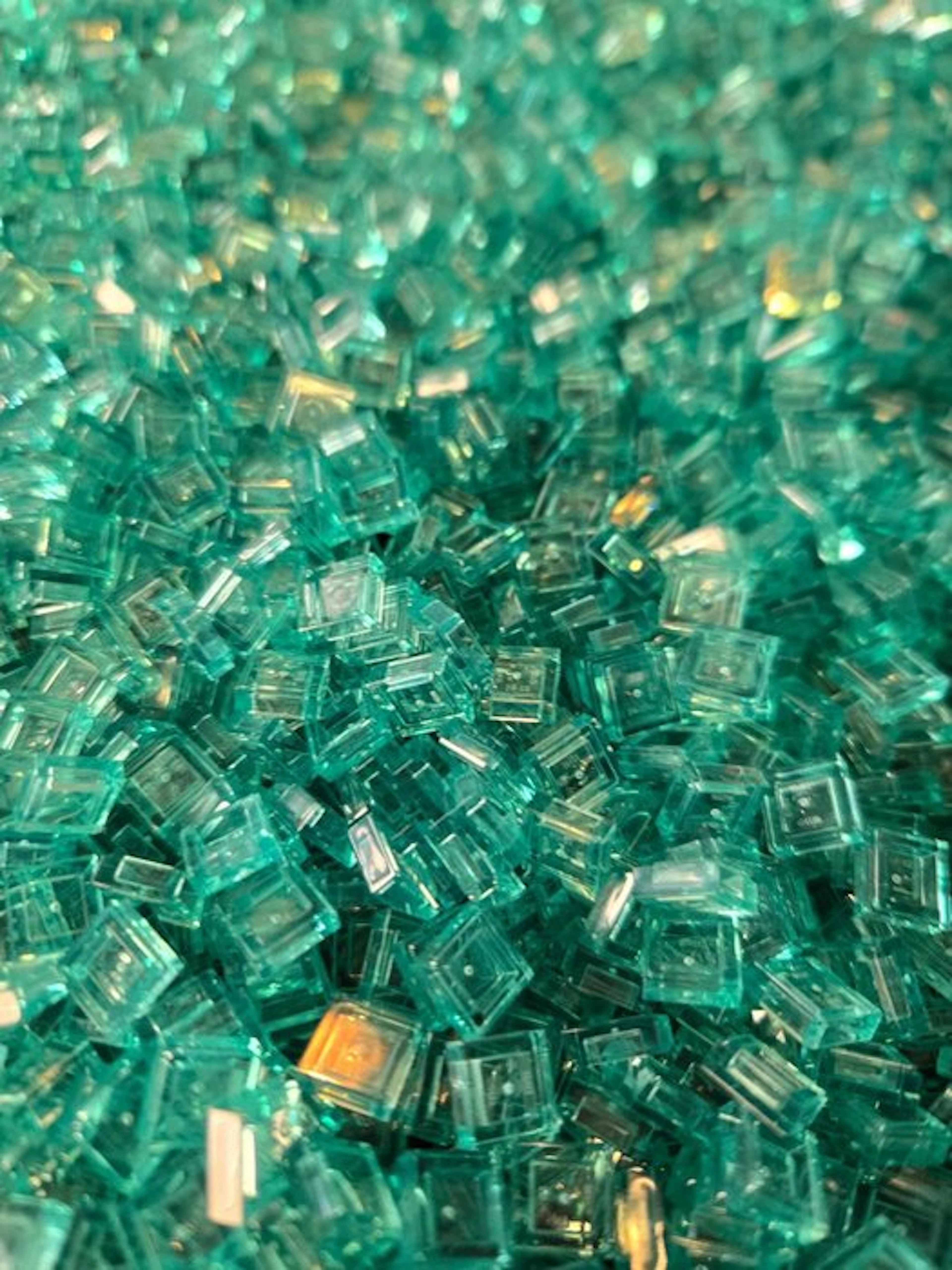 LEGO - Toy New Tile 1 x 1 Trans-Light Blue 2000pcs