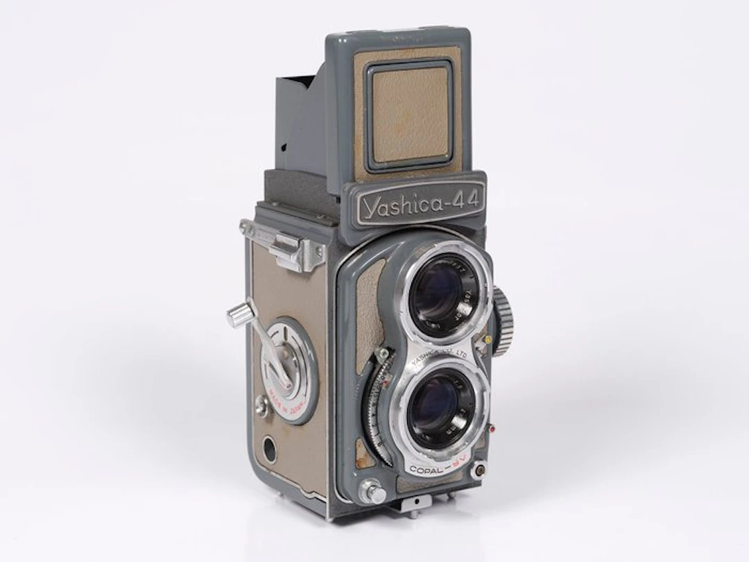Yashica 44 Twin lens reflex camera (TLR)
