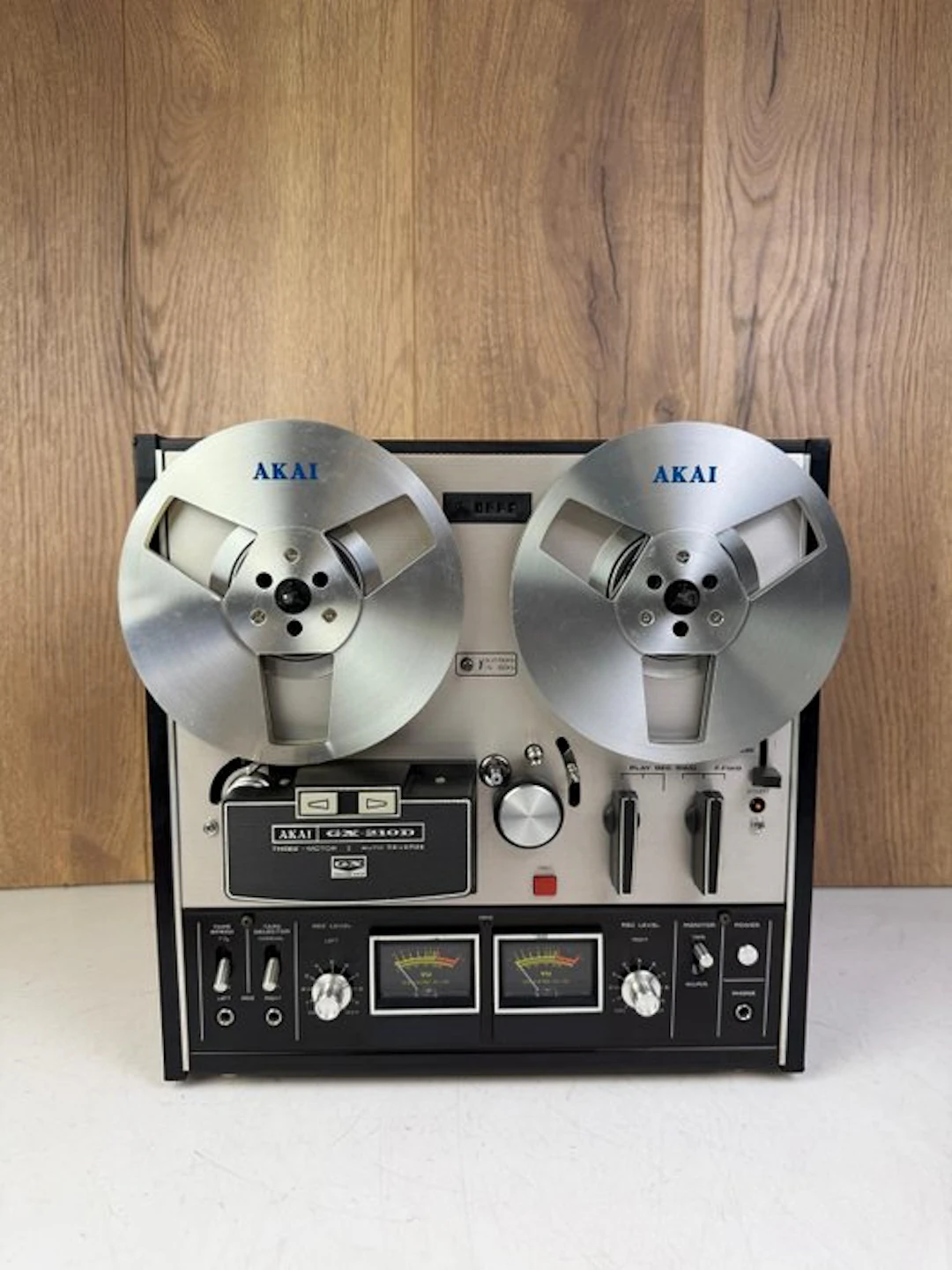 Akai - GX-210D - 4 track Reel to reel deck 18 cm
