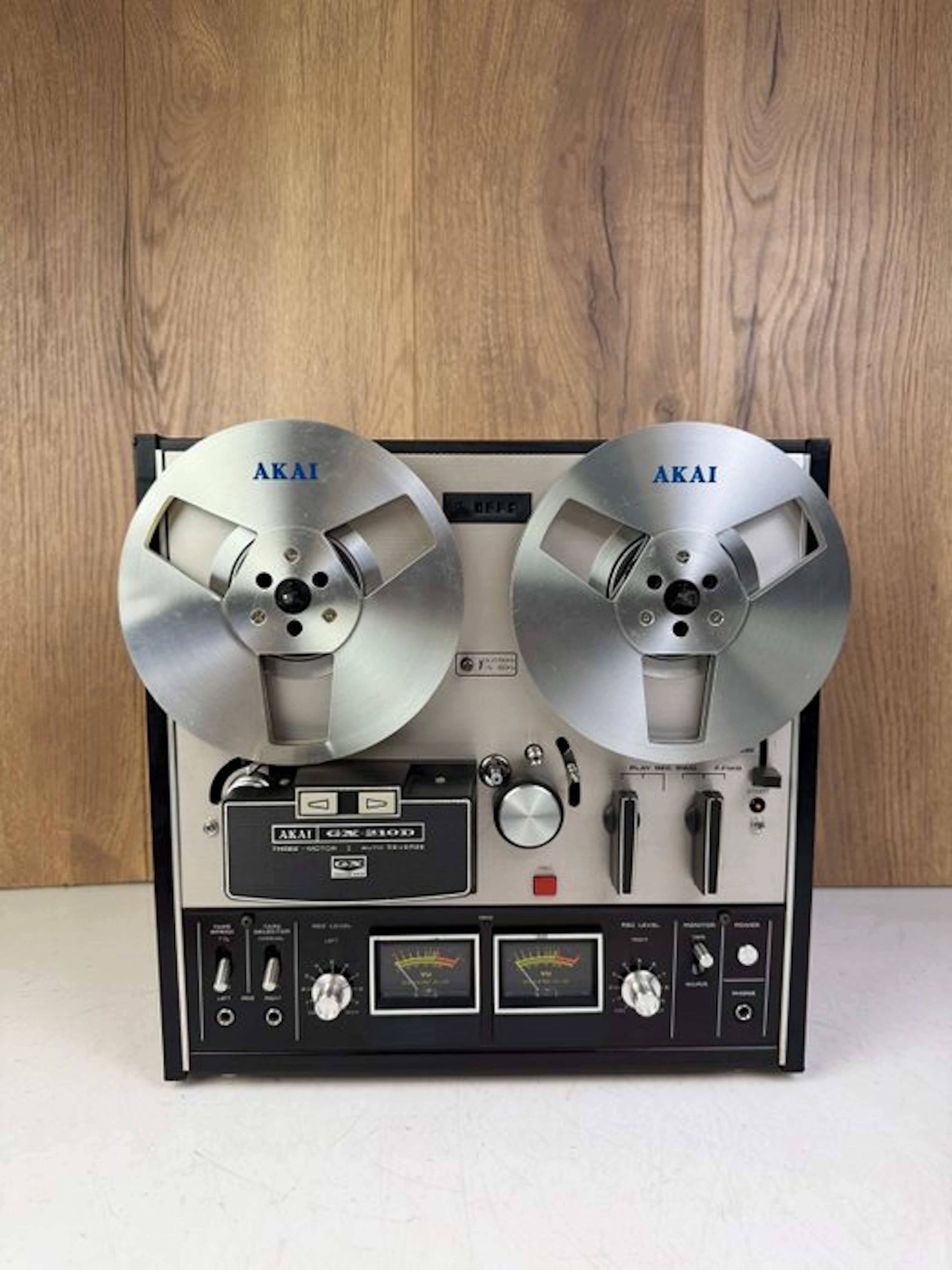 Akai - GX-210D - 4 track Reel to reel deck 18 cm