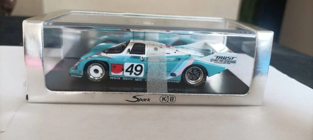 Spark 1:43 - Model car - Porsche 962 C n°49 LM 1991