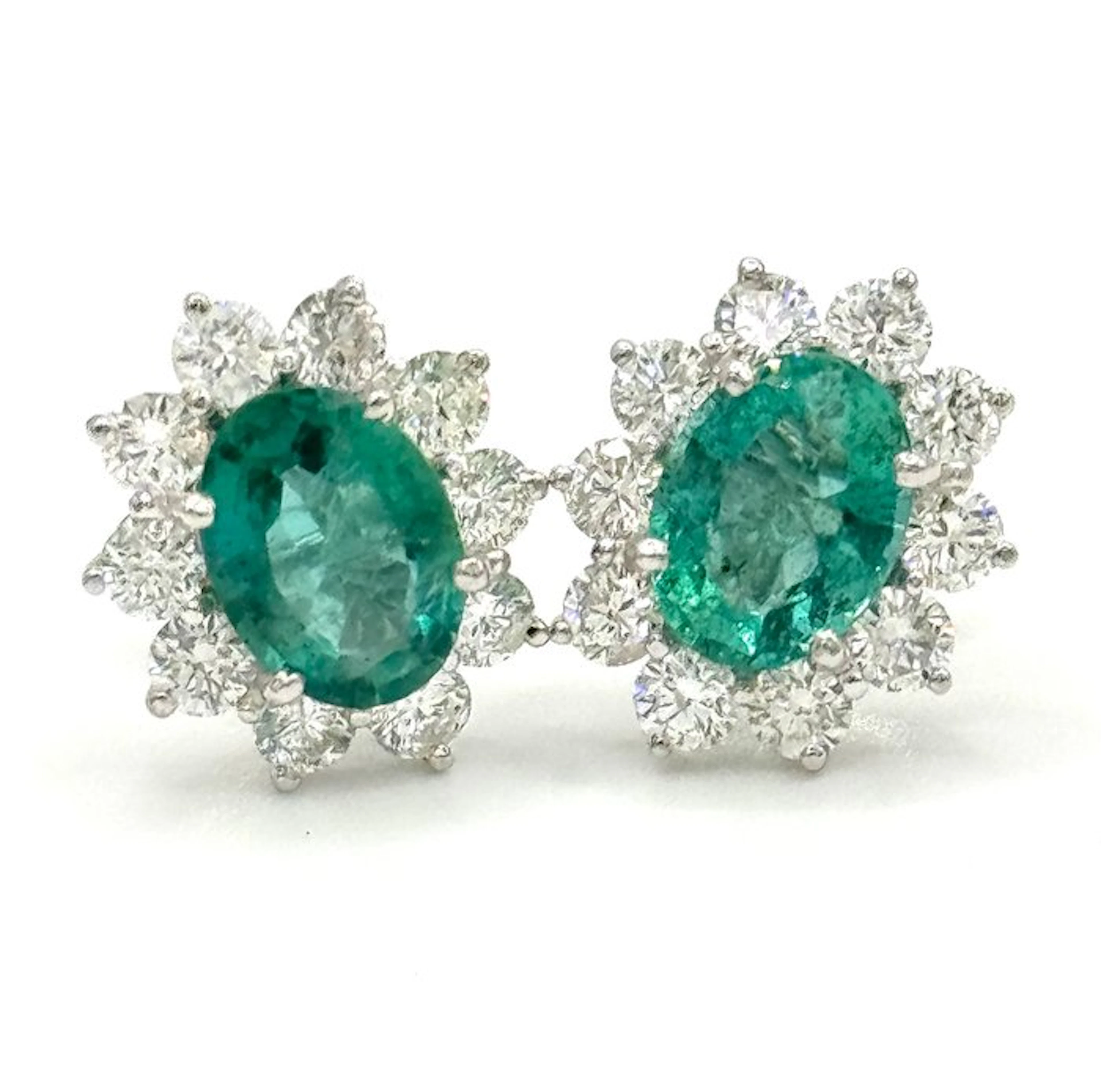 Statement earrings - 18 kt. White gold - 4.10ct. tw. Emerald - Diamond