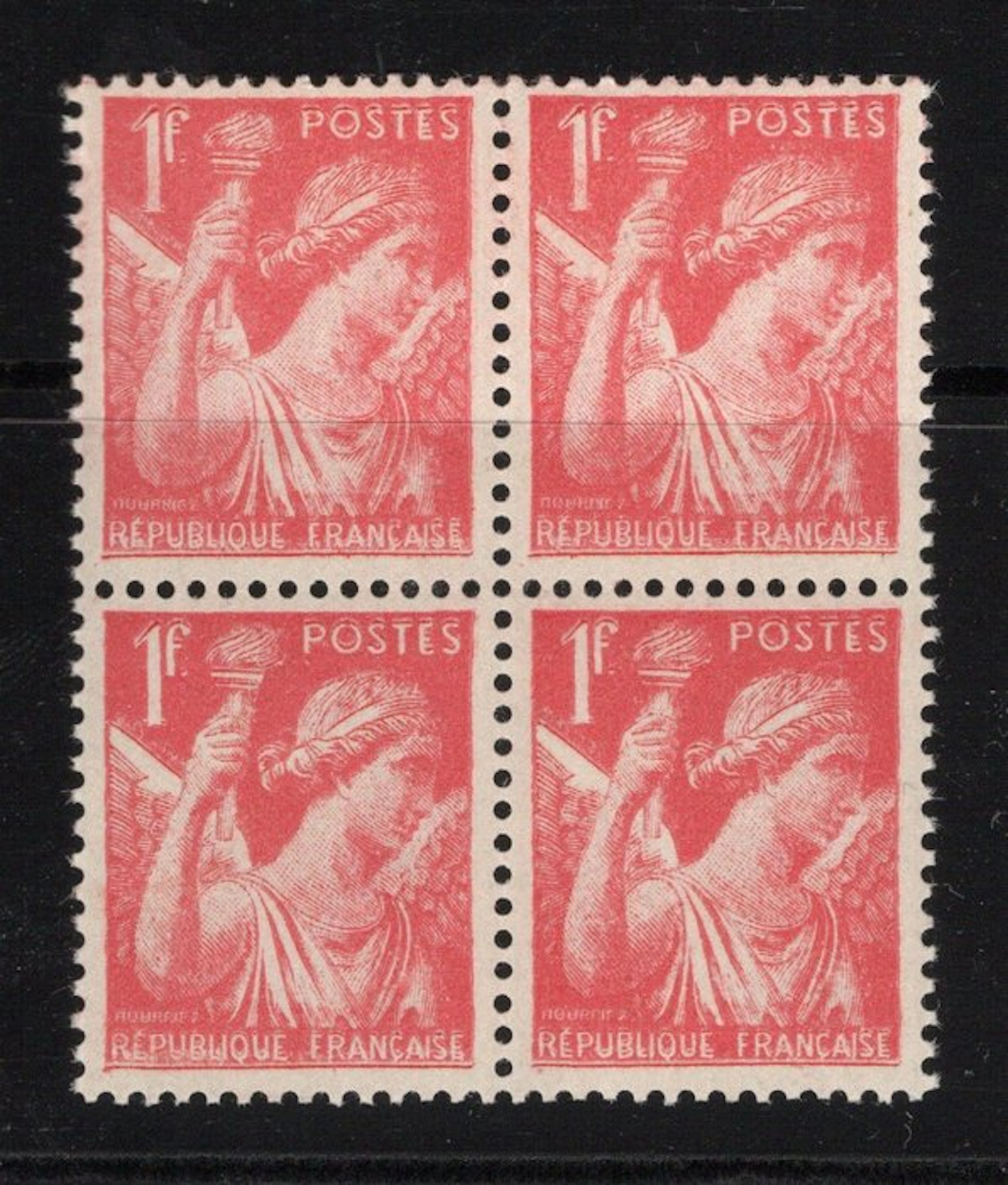 France 1939 - Iris in a block of 4 with a double print of the legends