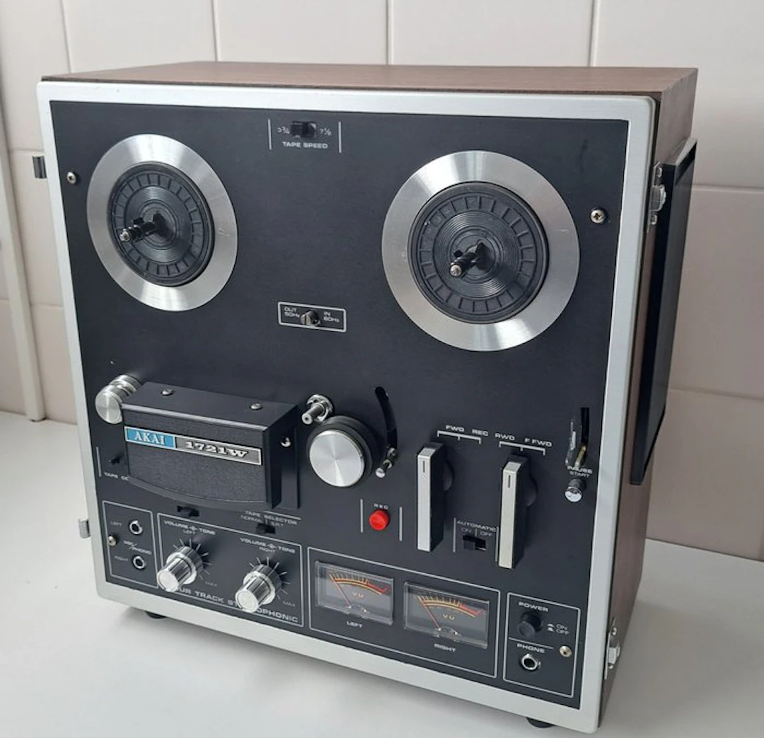 Akai - 1721W / 4-Track Stereo Reel to reel deck 18 cm