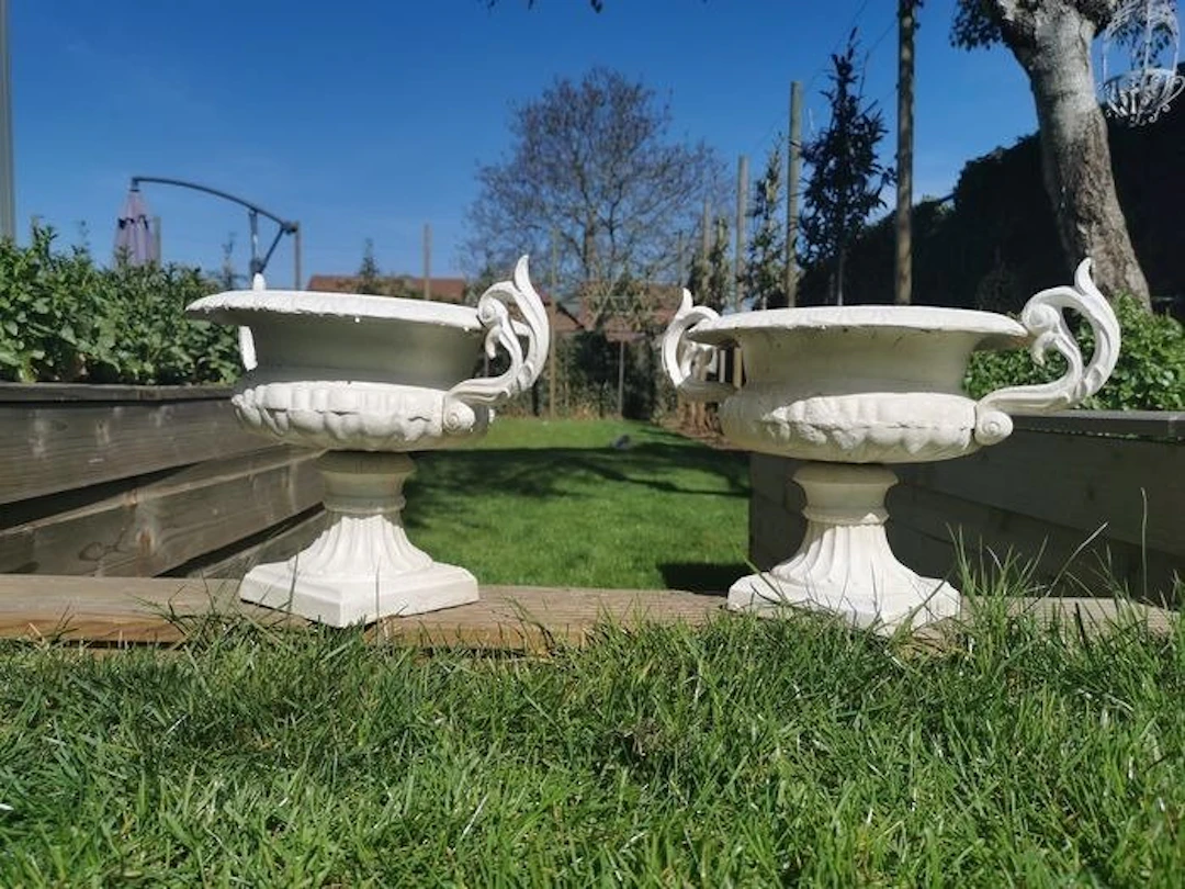 Flower pot (2) - Iron