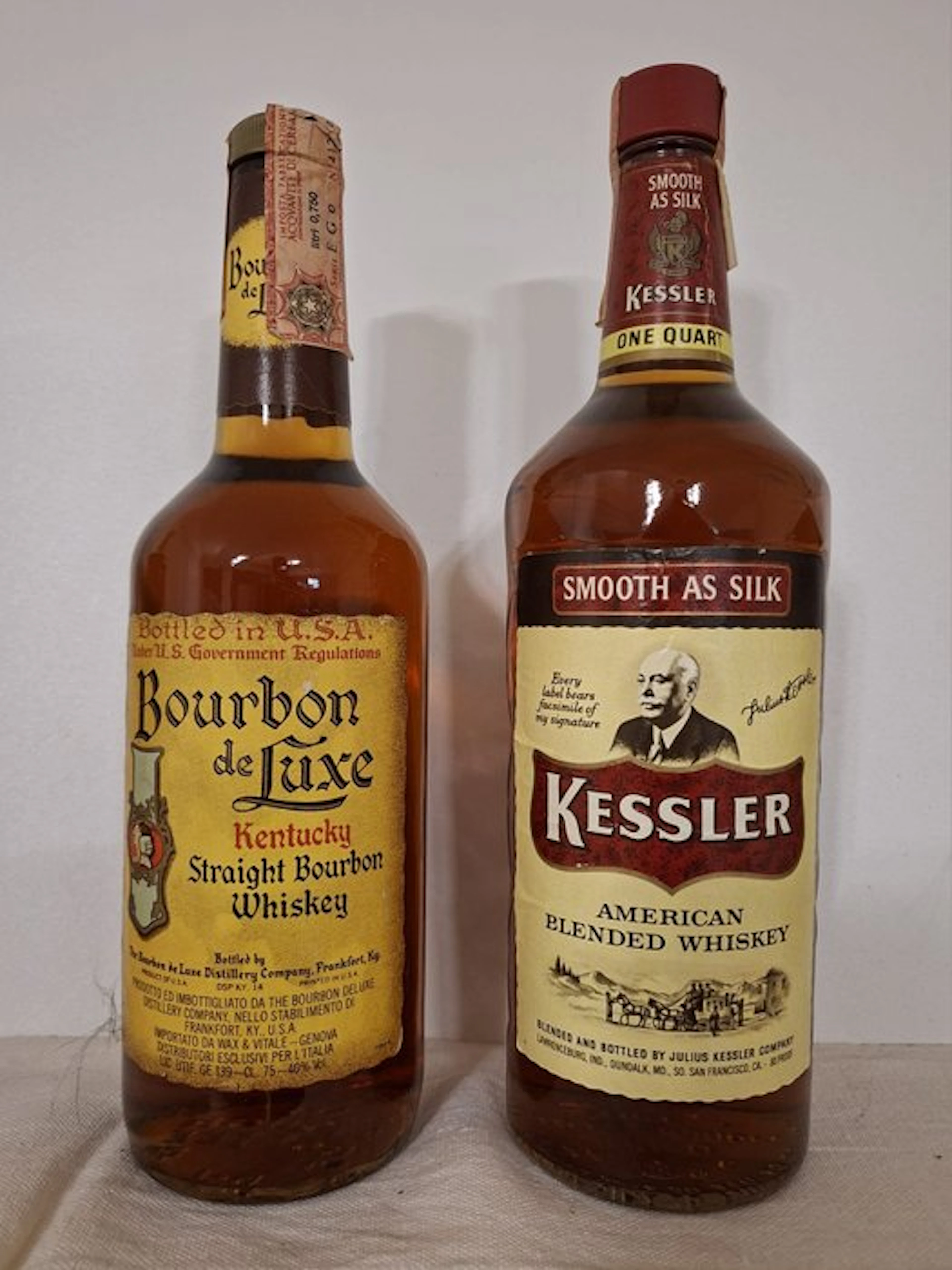 Bourbon De Luxe Straight Bourbon + Kessler American Blended - b