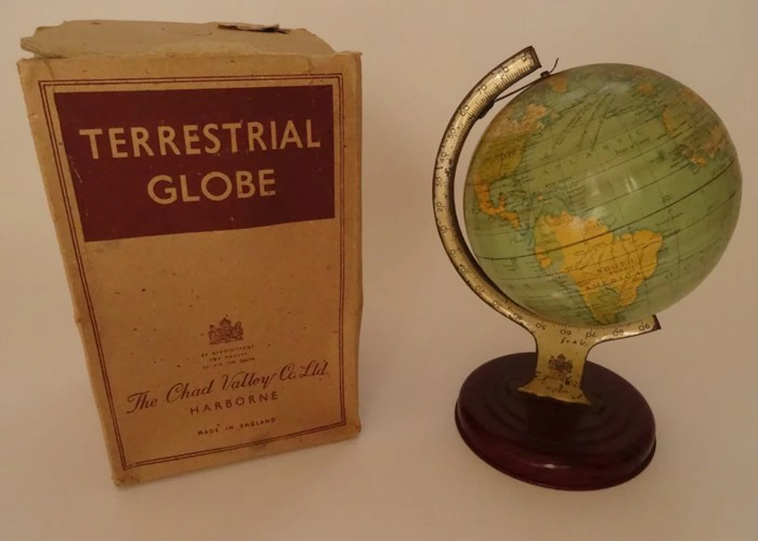 Terrestrial table globe - 1930-1940
