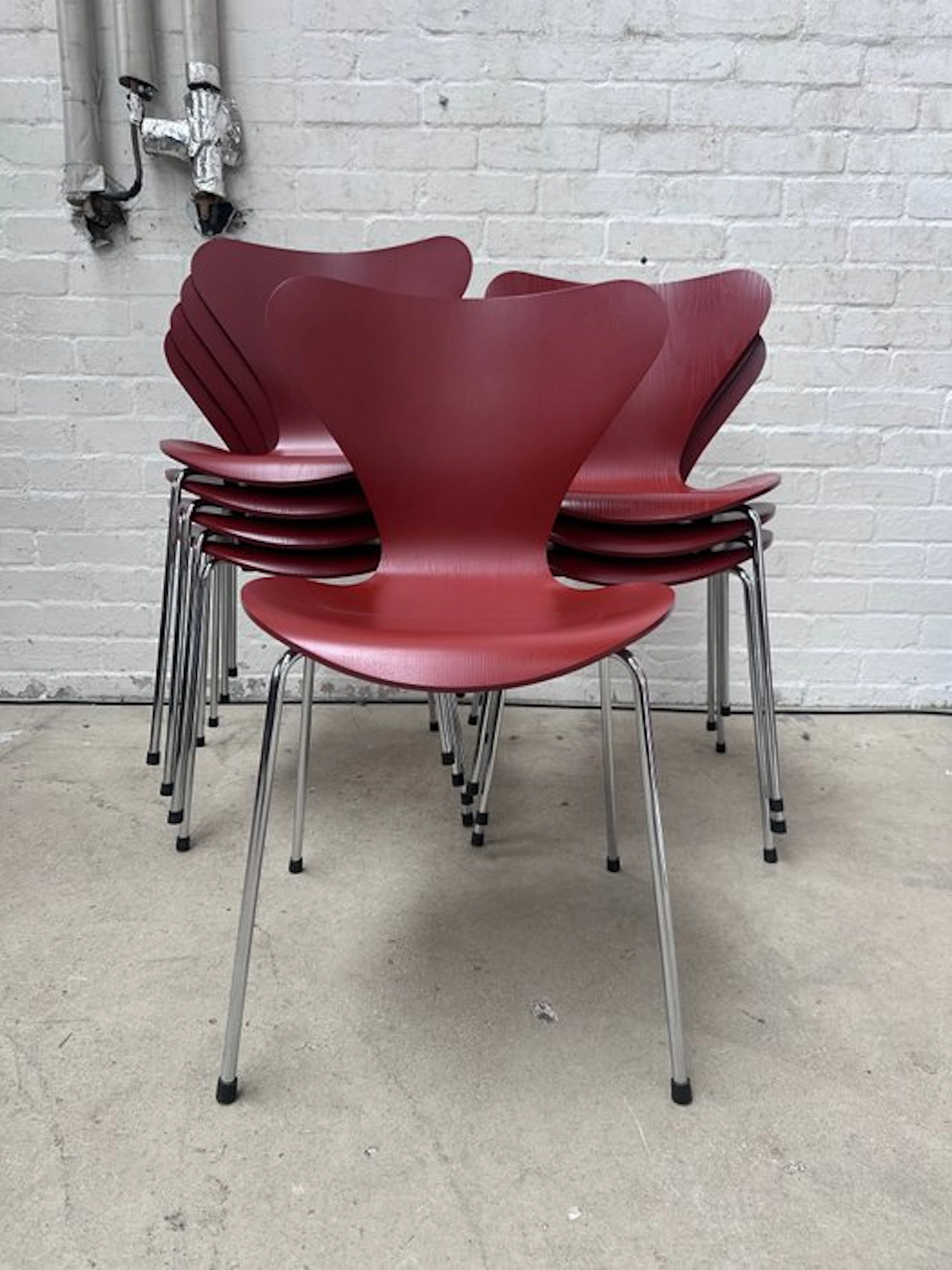 Fritz Hansen - Arne Jacobsen - Chair (8) - 3107 Venetian Red - Ash