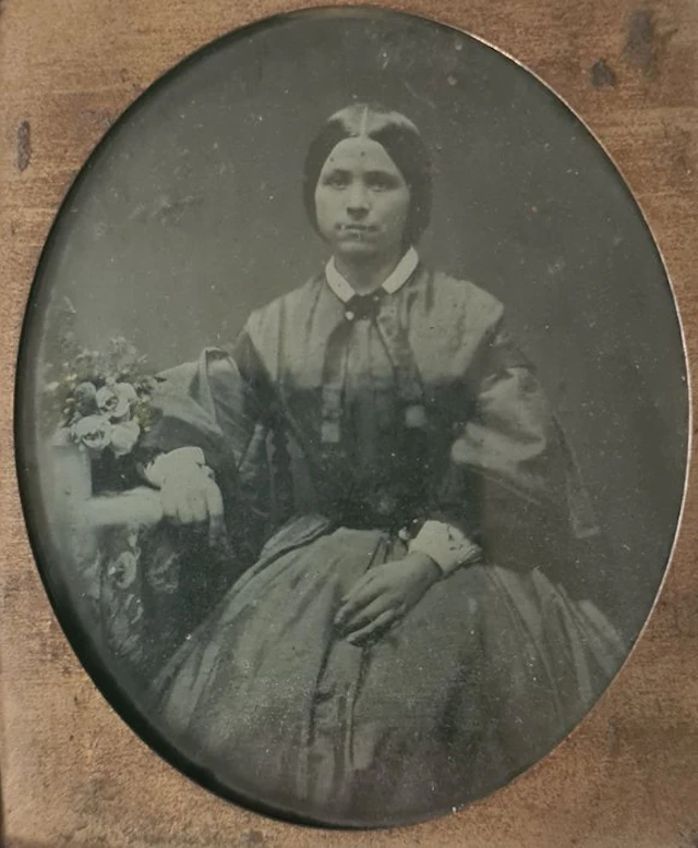 Onbekend - Ambrotype van een jonge vrouw