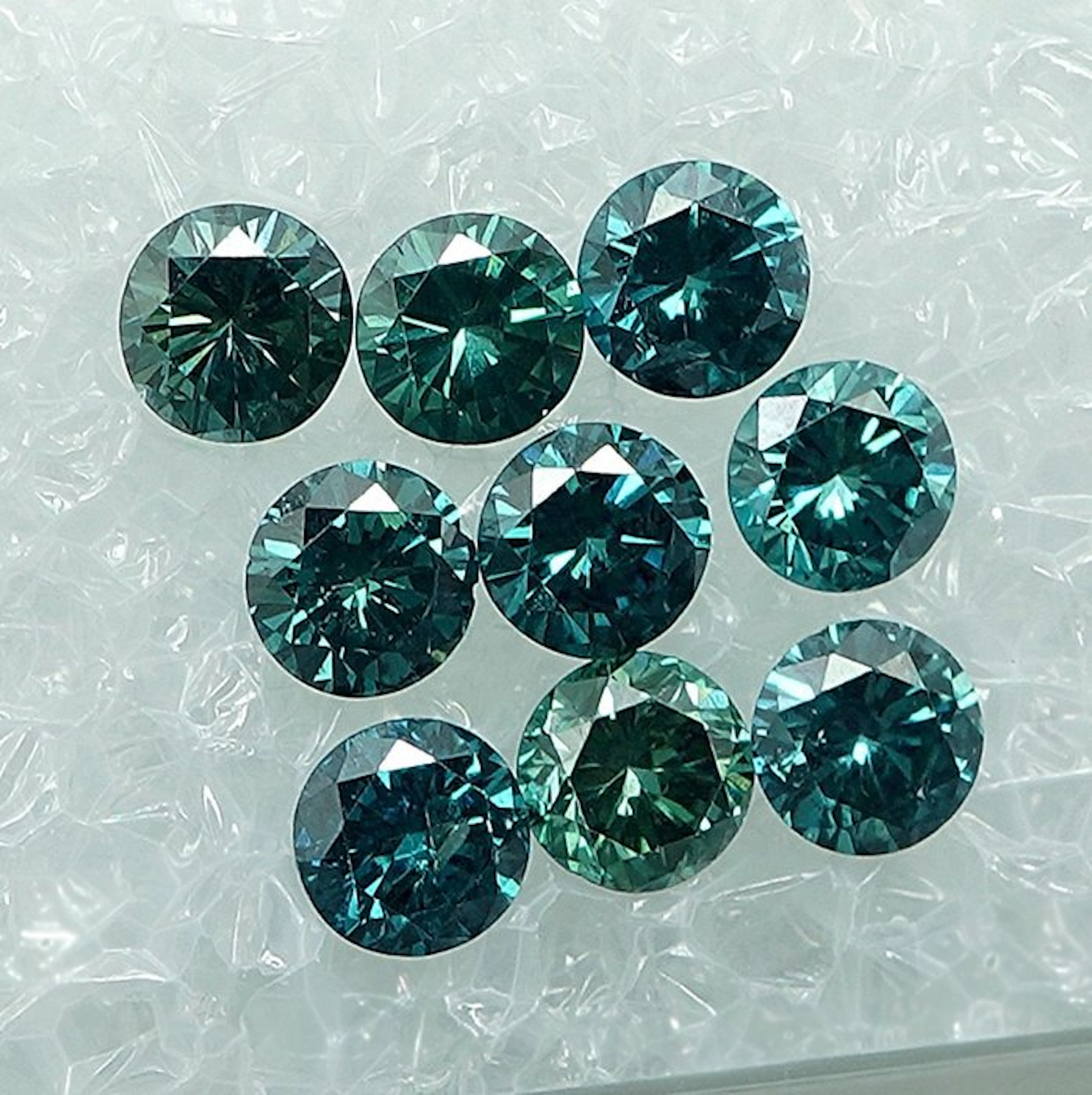 No reserve price - 9 pcs Diamond (Colour-treated) - 1.06...