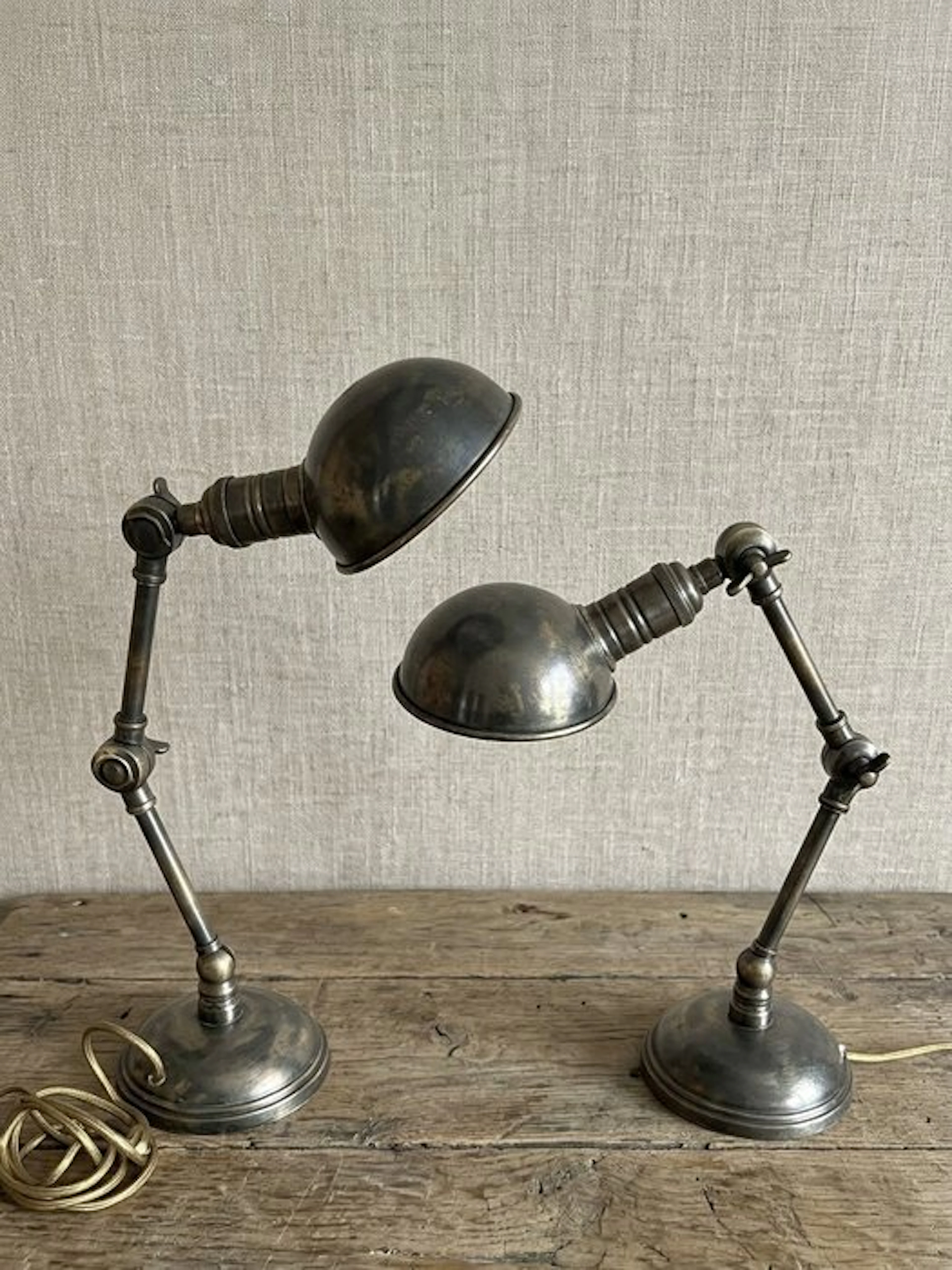 Rare paire de lampes de bureau articulées – Laiton...
